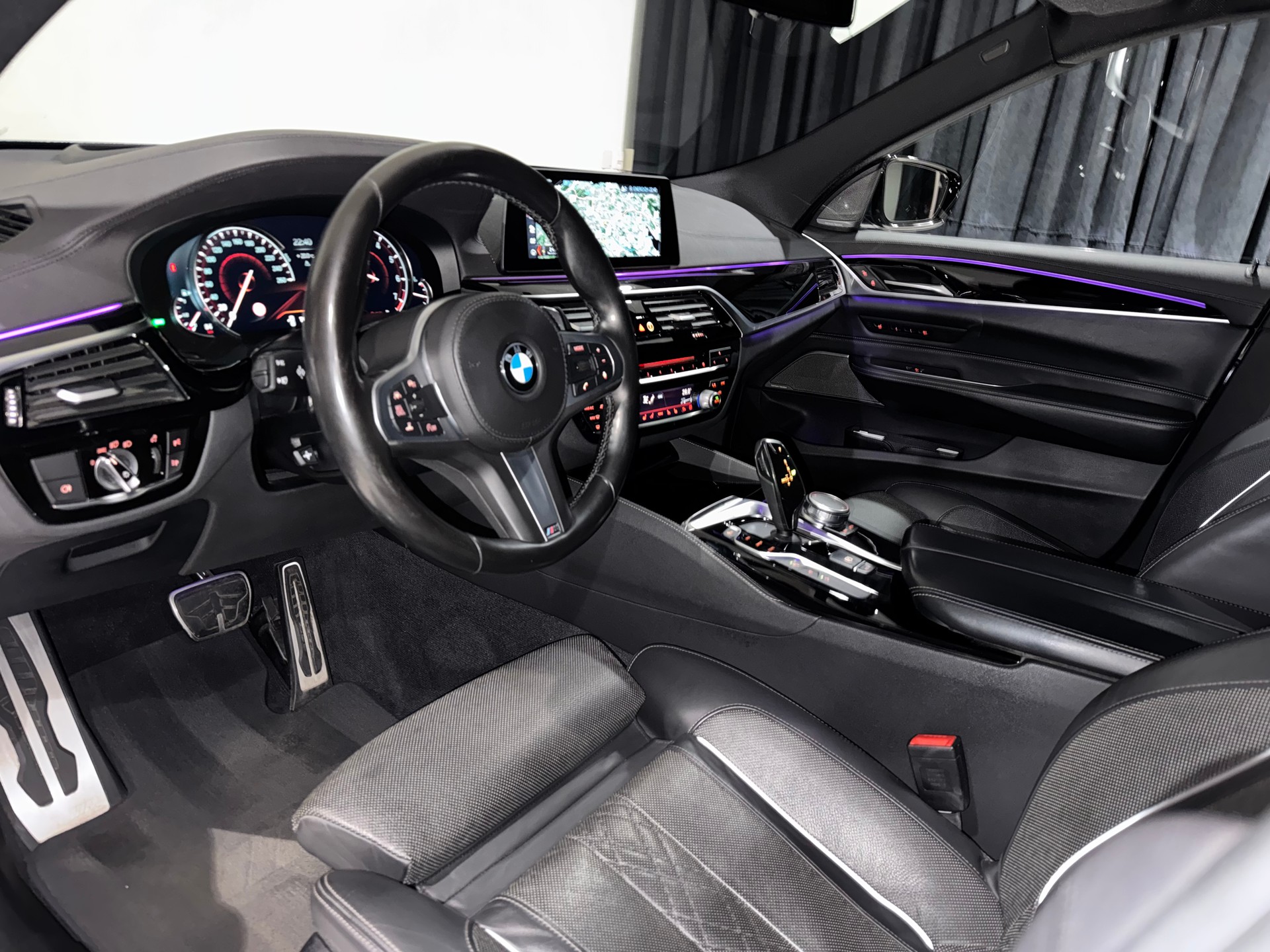 BMW 640i GT xDrive M-Packet Steptronic | 1.Hand | CH |-image-8