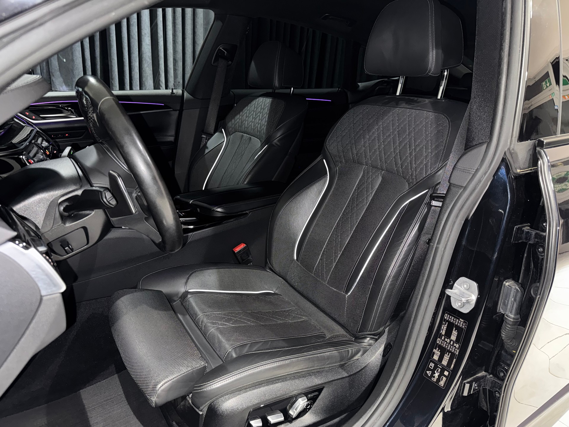 BMW 640i GT xDrive M-Packet Steptronic | 1.Hand | CH |-image-17