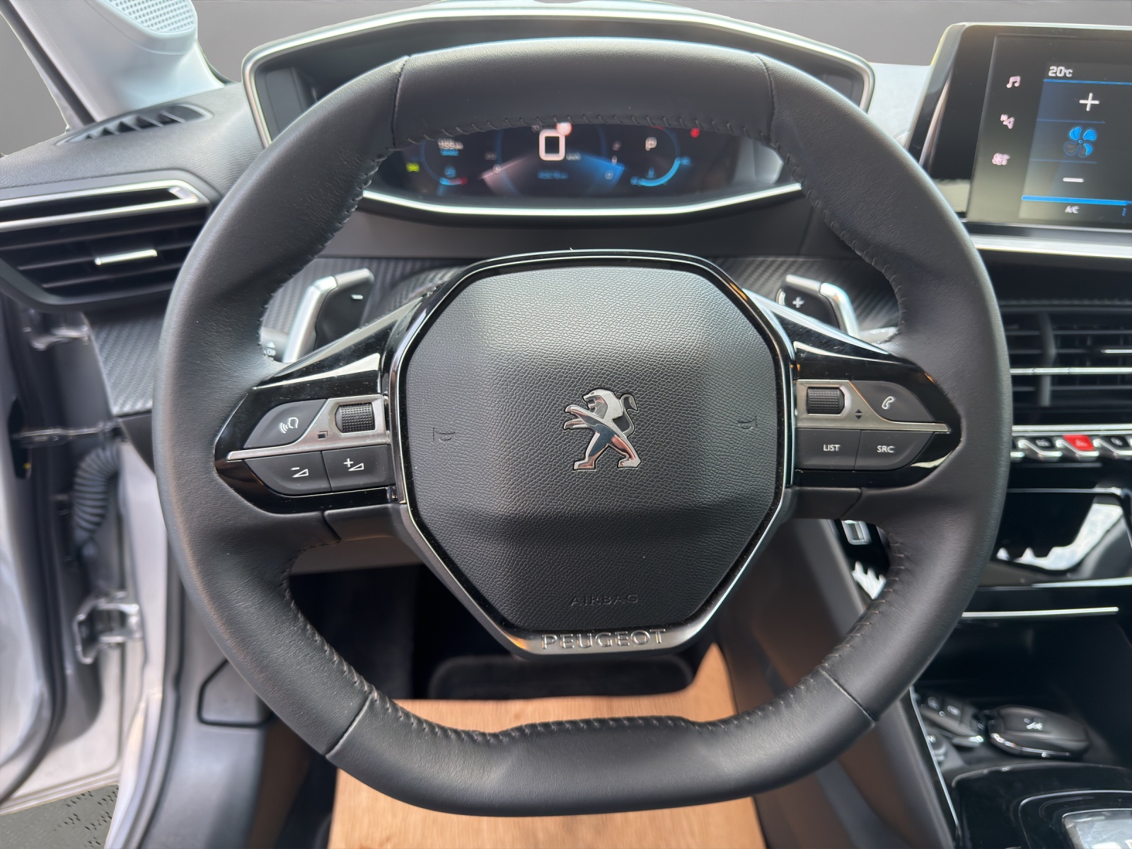 PEUGEOT 208 1.2 PureTech Allure EAT8-image-8