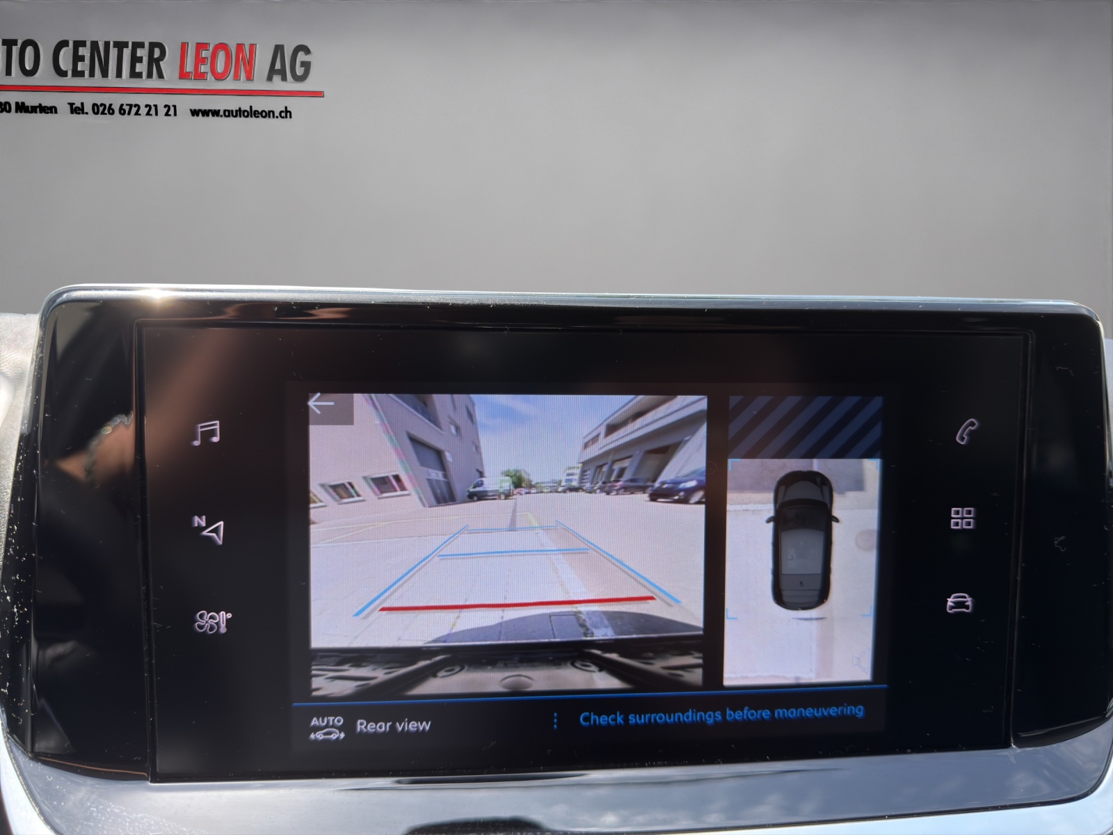PEUGEOT 208 1.2 PureTech Allure EAT8-image-14