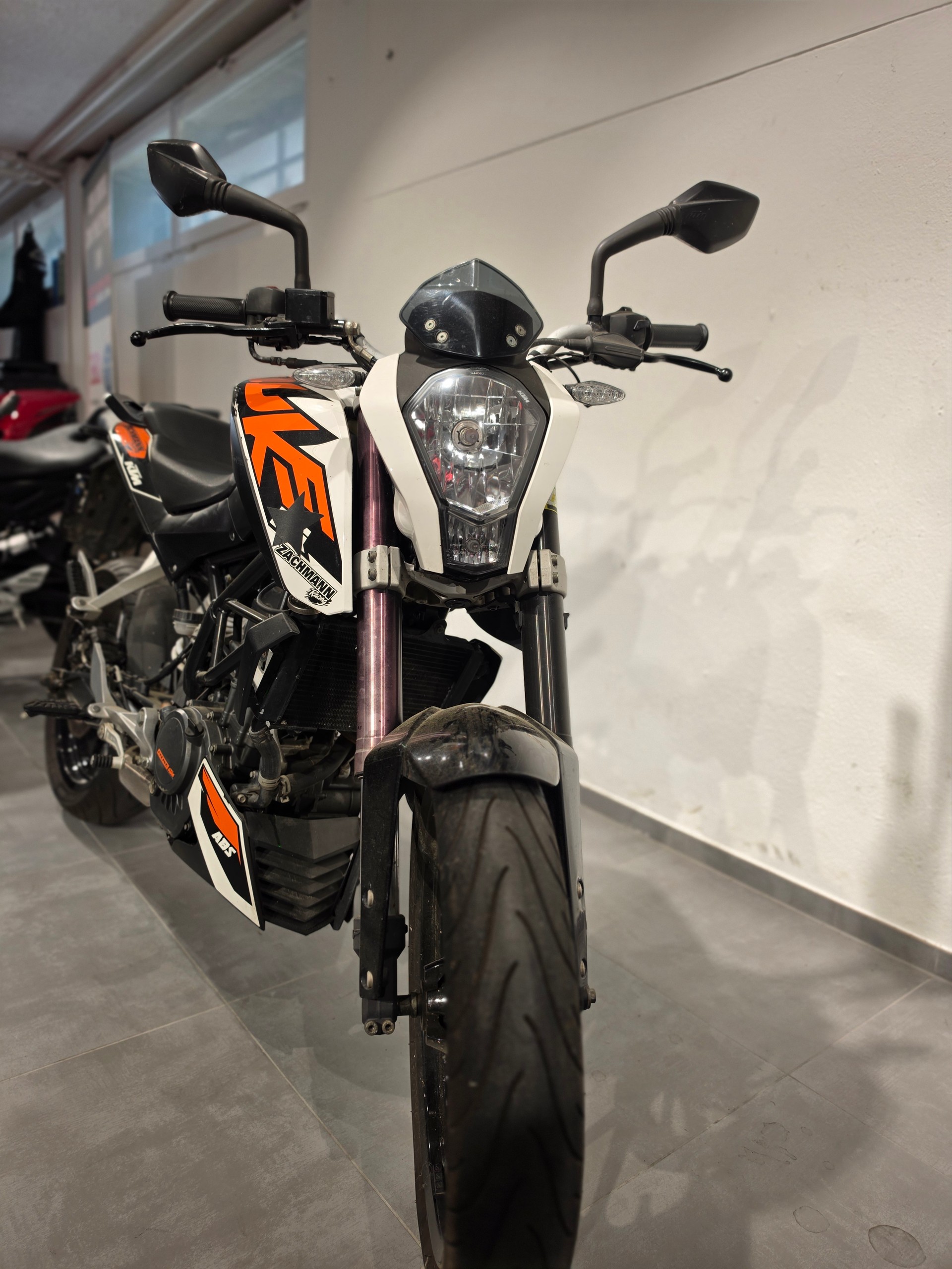 KTM 125 Duke-image-1