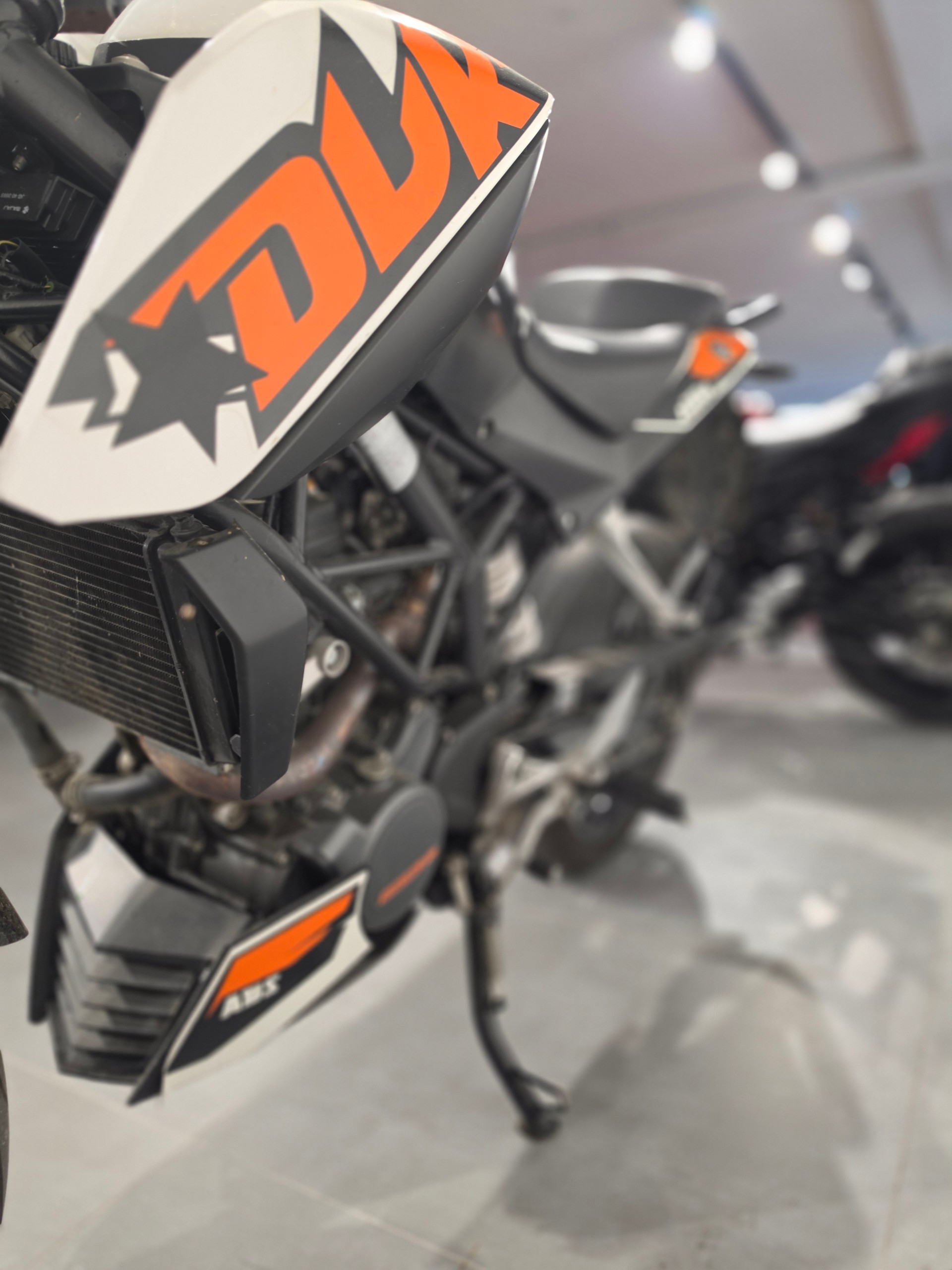 KTM 125 Duke-image-5