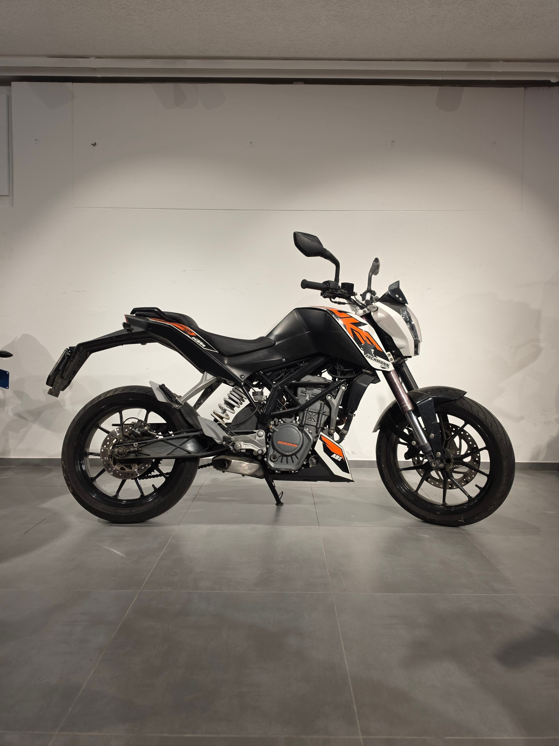 KTM 125 Duke-image-0