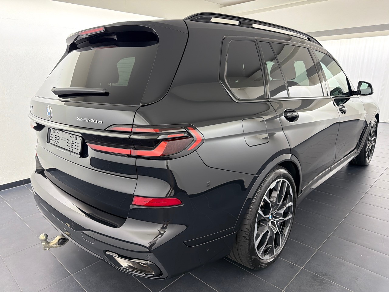 BMW X7 xDr 48 40d M Sport Pro-showroom-element-2