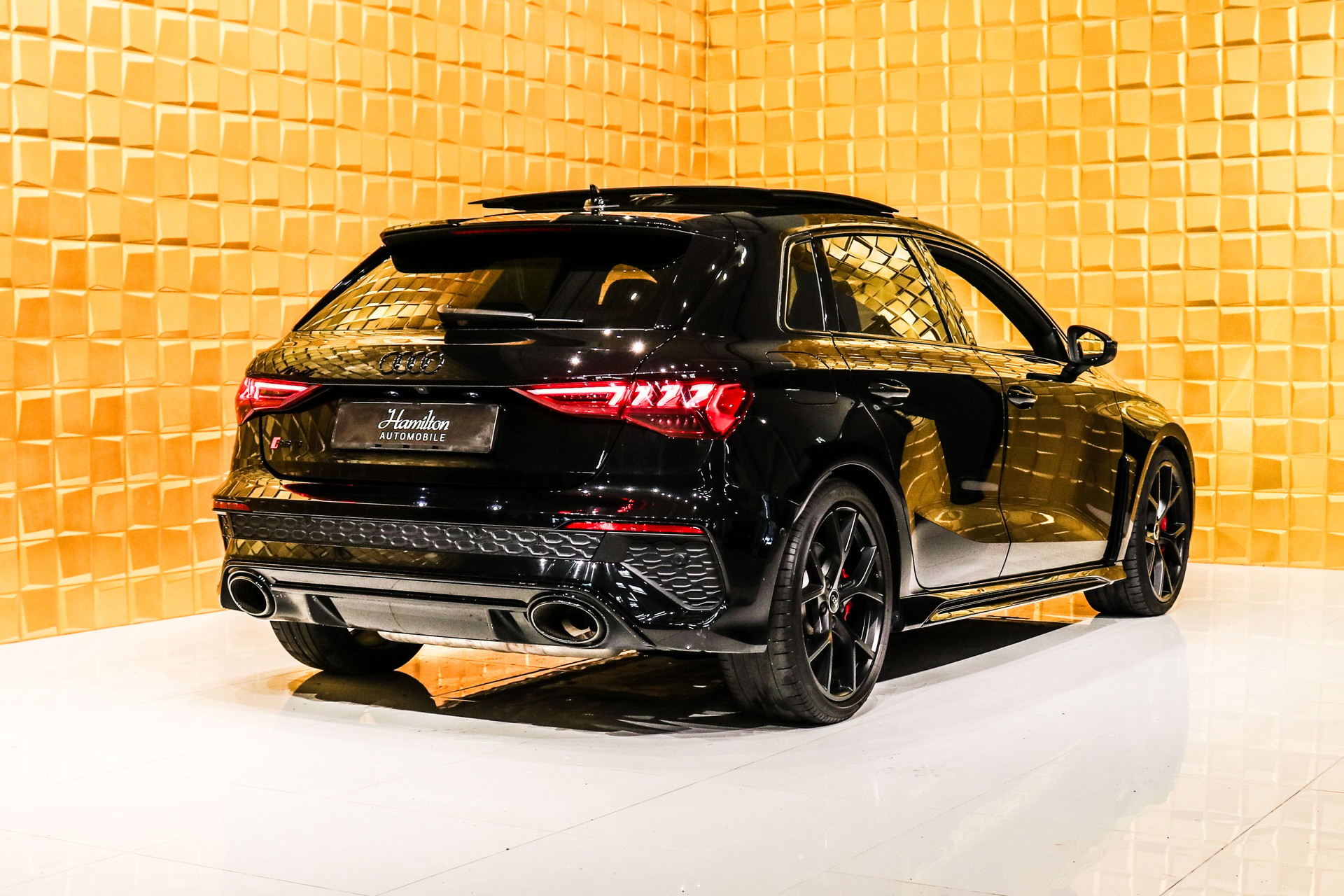 AUDI RS3 Sportback 2.5 TSI quattro S-tronic-image-5
