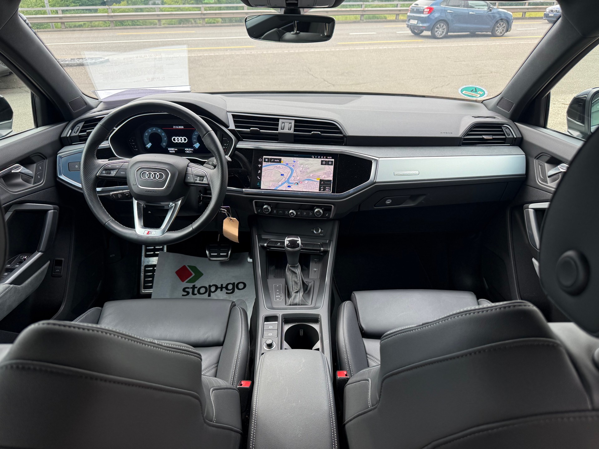 AUDI Q3 45 TFSI S line quattro S-tronic-image-14