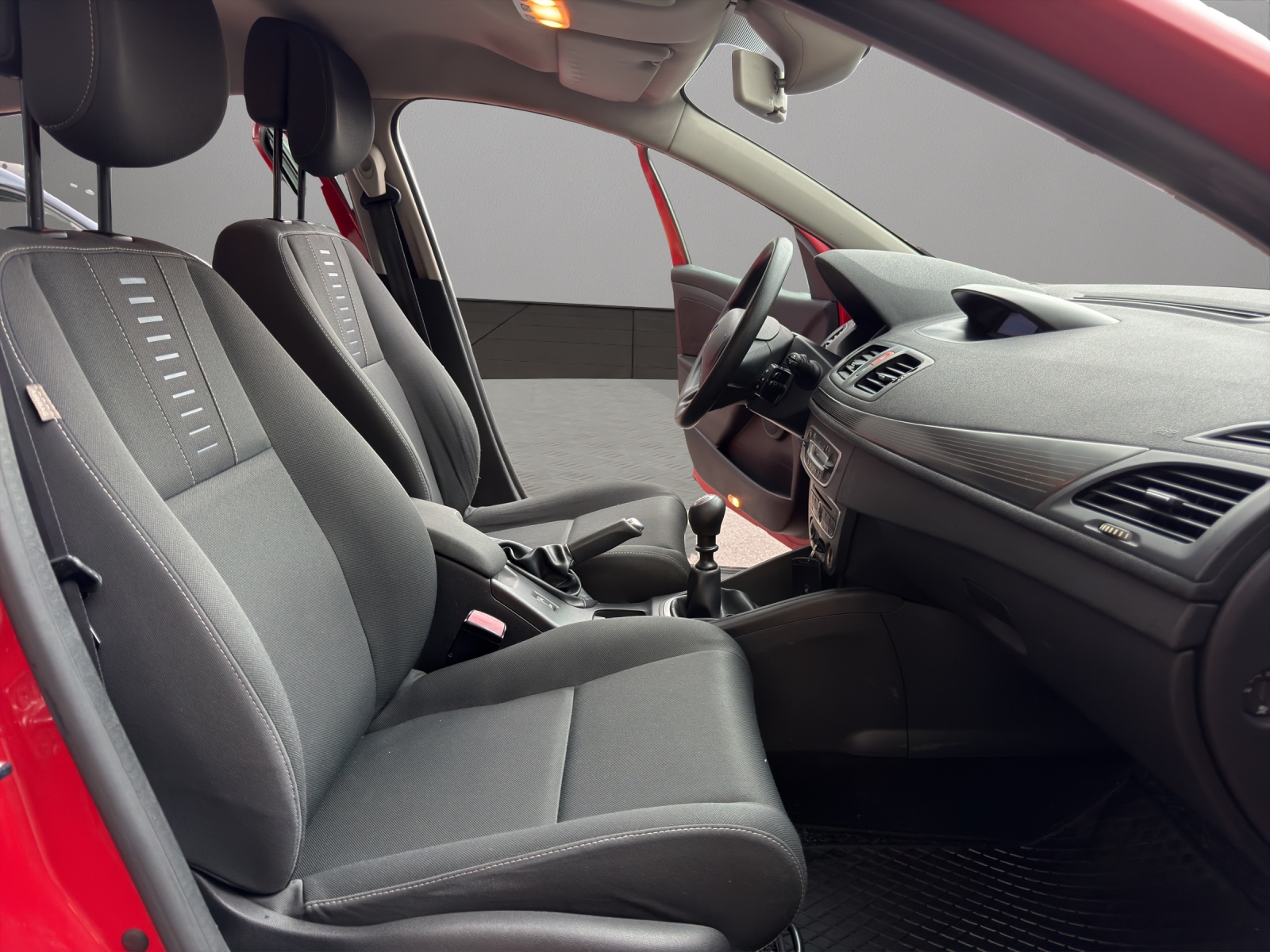 RENAULT Mégane 1.6 16V Expression-image-16