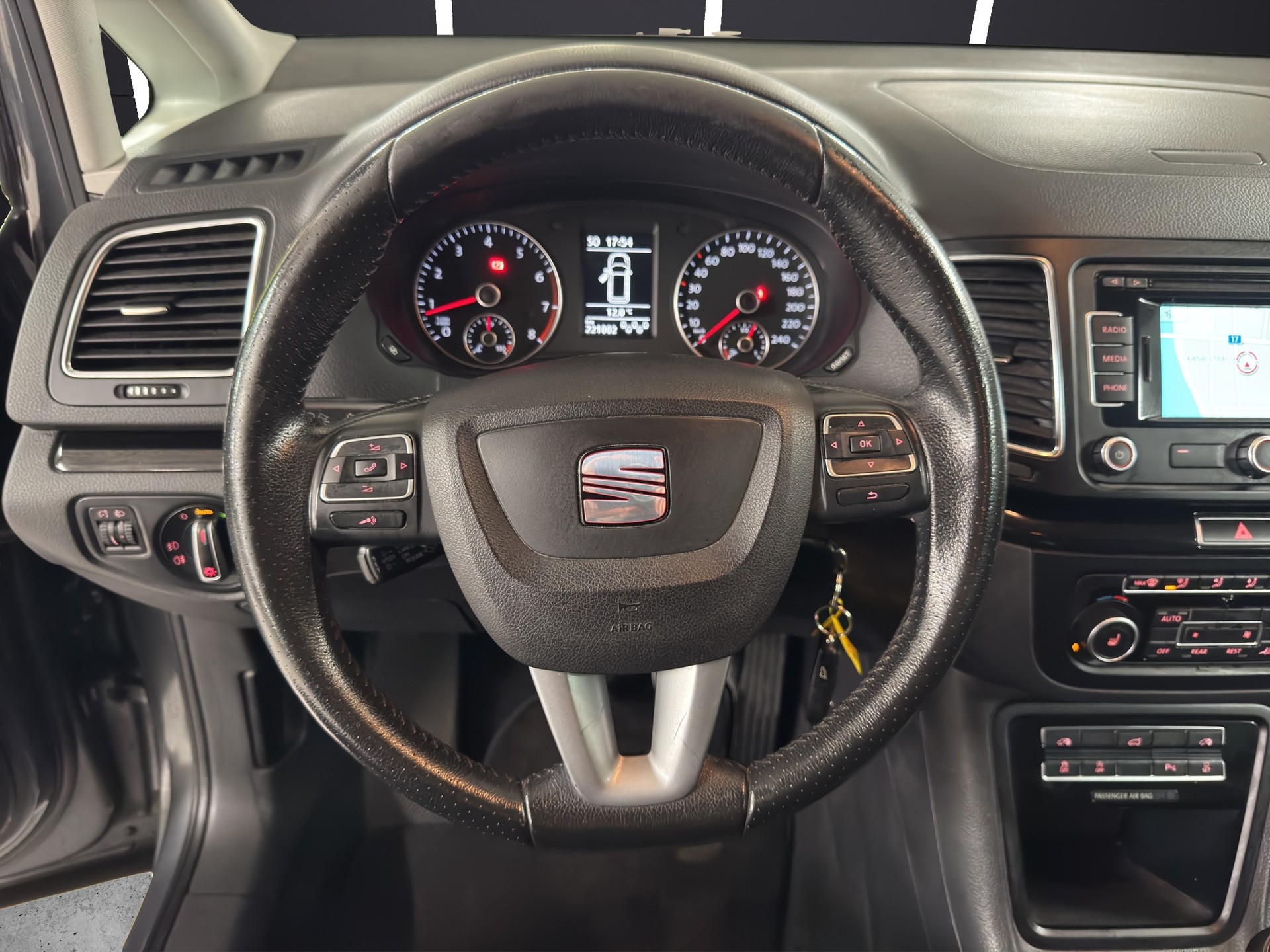 SEAT Alhambra 1.4 TSI Reference Eco-image-9