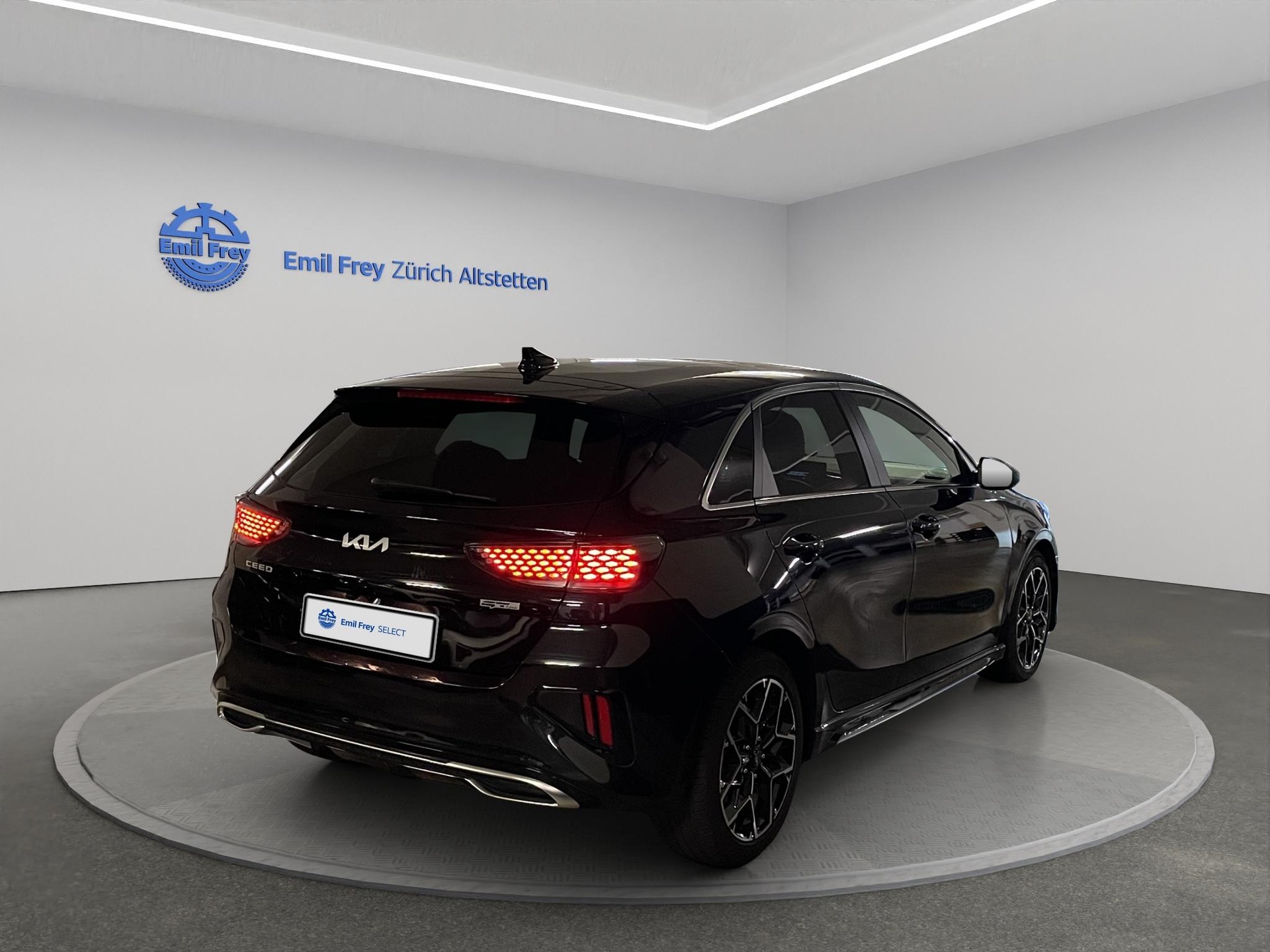 KIA Ceed 1.5 T-GDi MHEV GT-Line-showroom-element-2