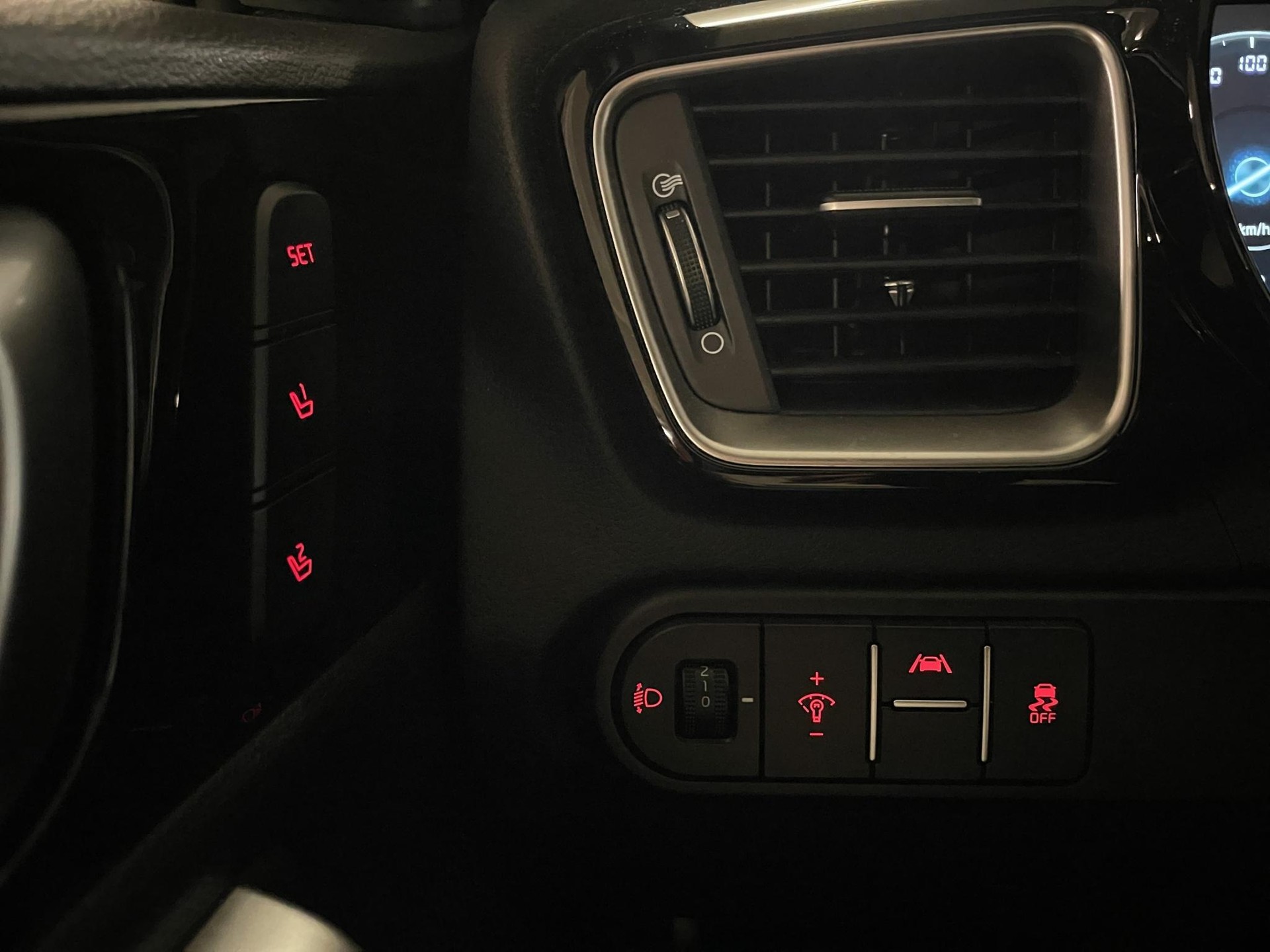 KIA Ceed 1.5 T-GDi MHEV GT-Line-image-13