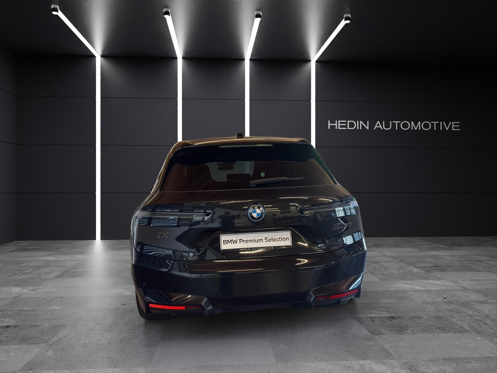 BMW iX M60-showroom-element-3