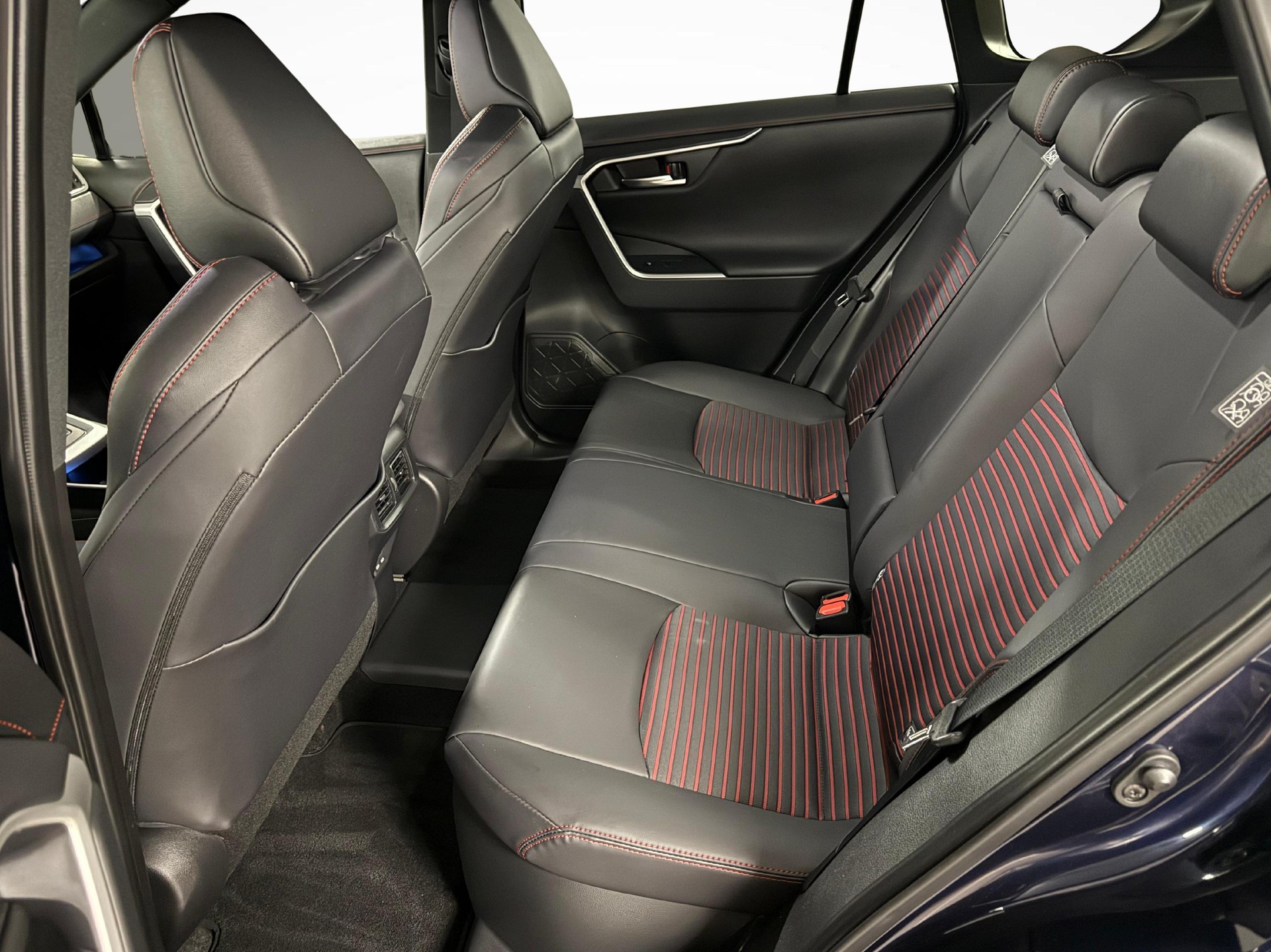 SUZUKI Across 2.5 PHEV Compact Top 4x4-image-13