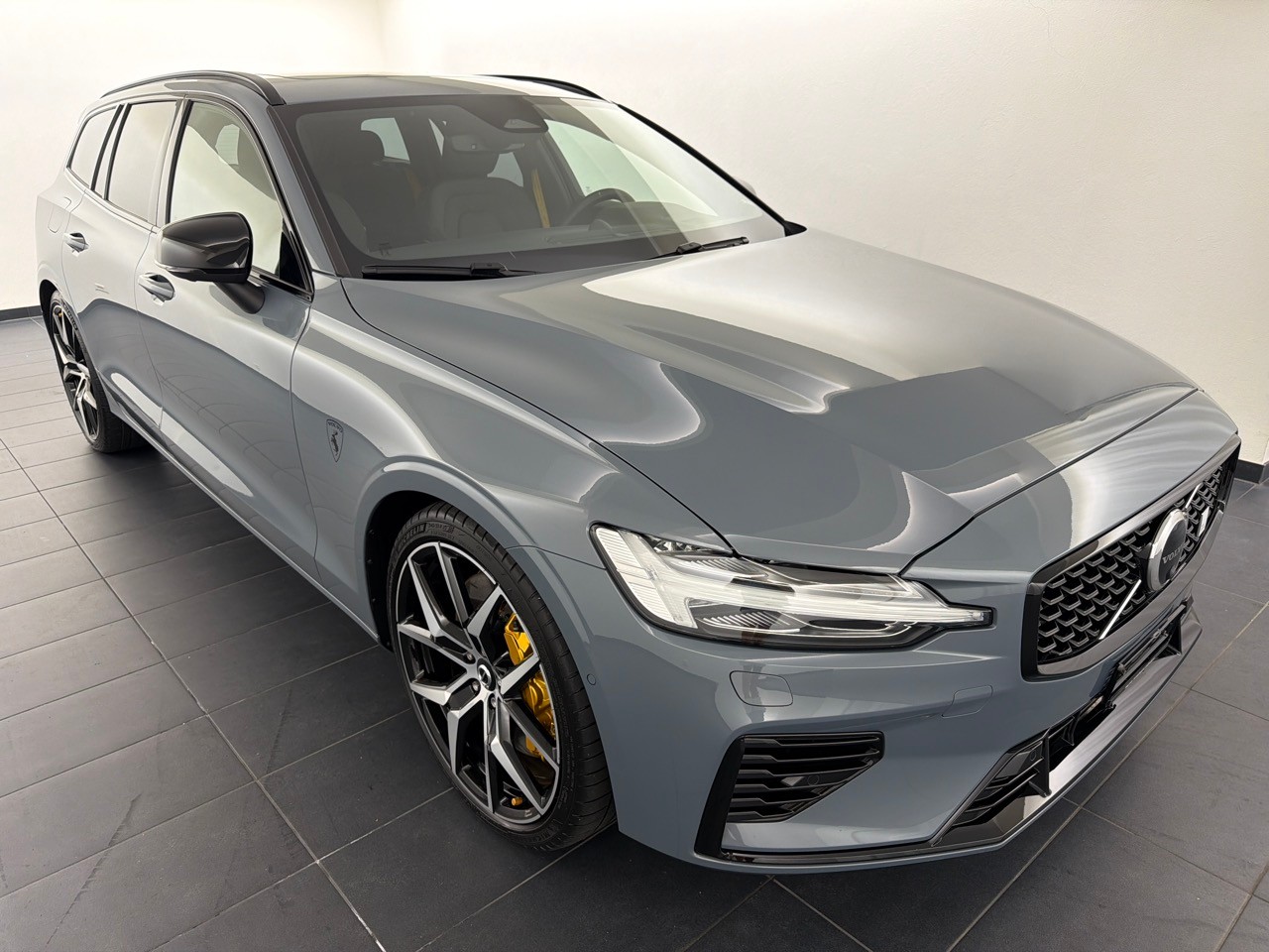 VOLVO V60 T8 eAWD Plug in Hybrid Polestar Geartronic-showroom-element-3