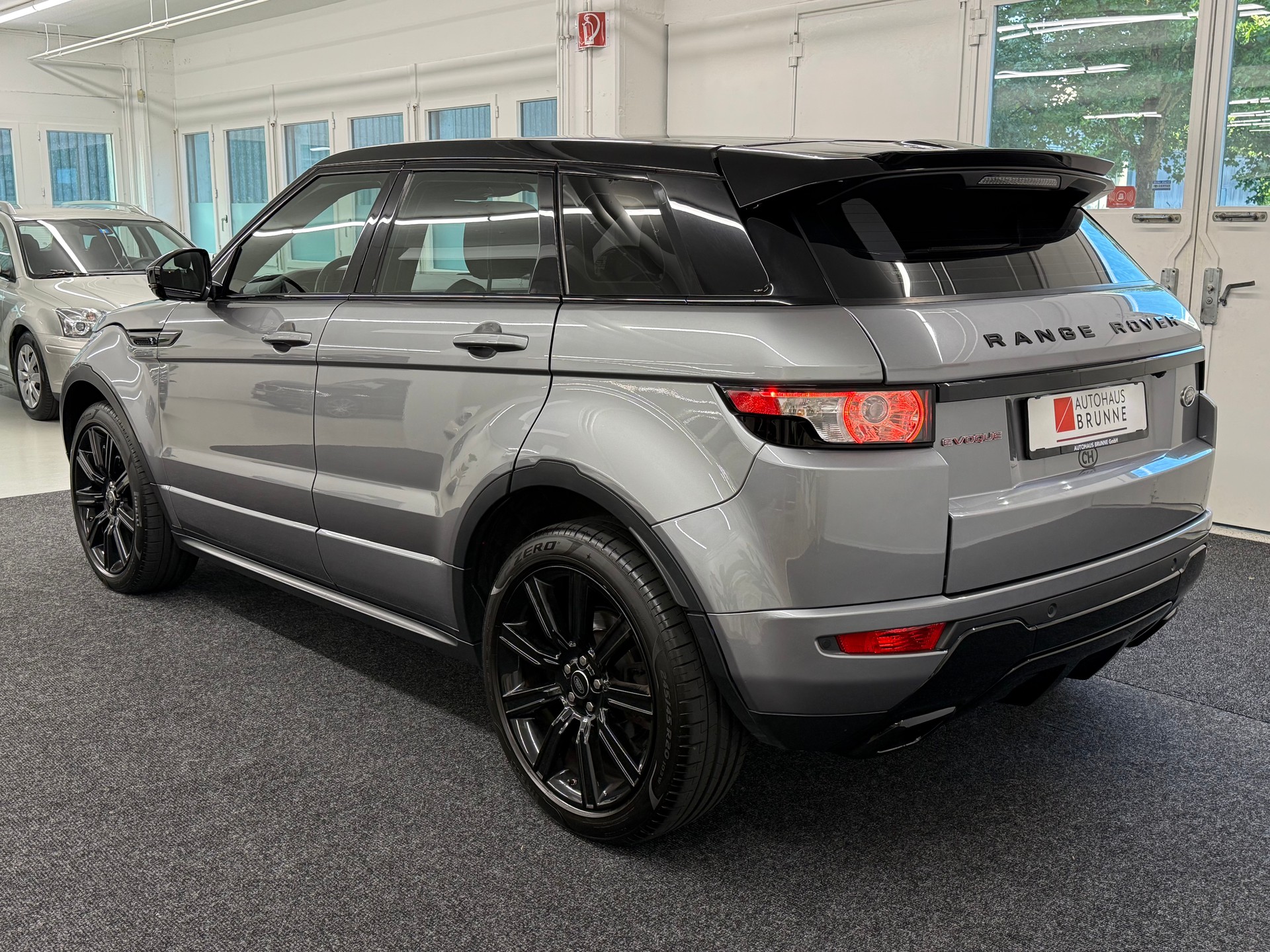 LAND ROVER Range Rover Evoque 2.0 Si4 Dynamic AT9-image-7