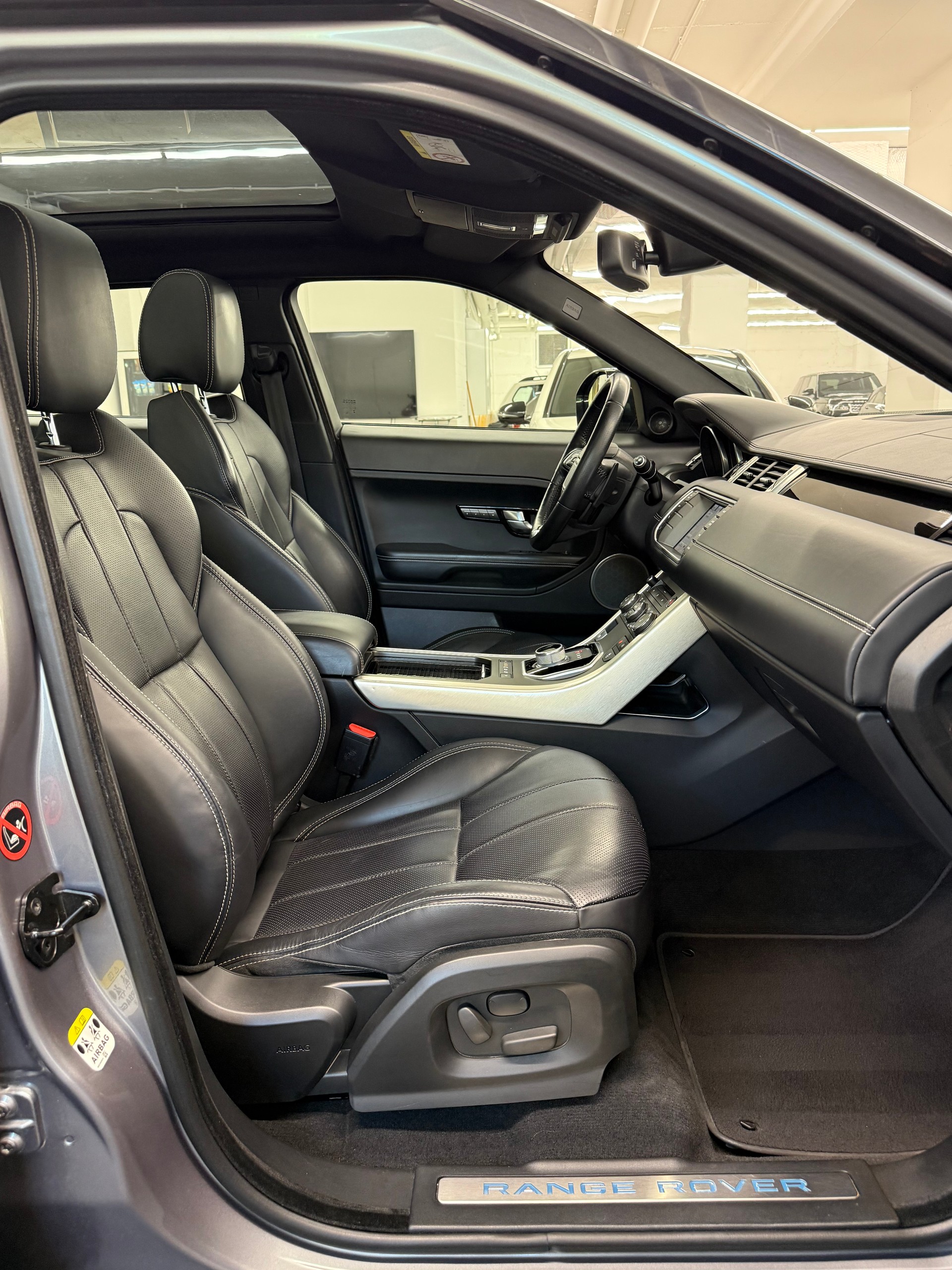 LAND ROVER Range Rover Evoque 2.0 Si4 Dynamic AT9-image-20