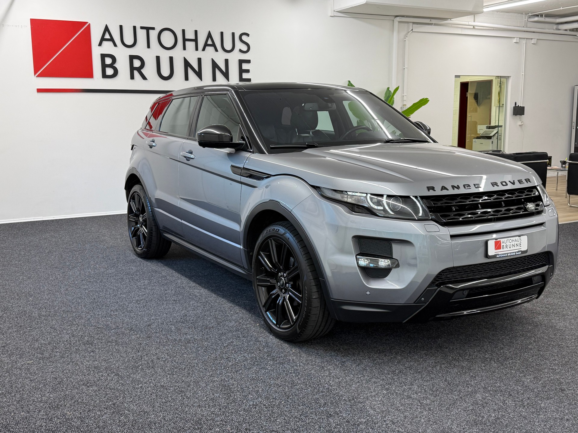 LAND ROVER Range Rover Evoque 2.0 Si4 Dynamic AT9-showroom-element-2