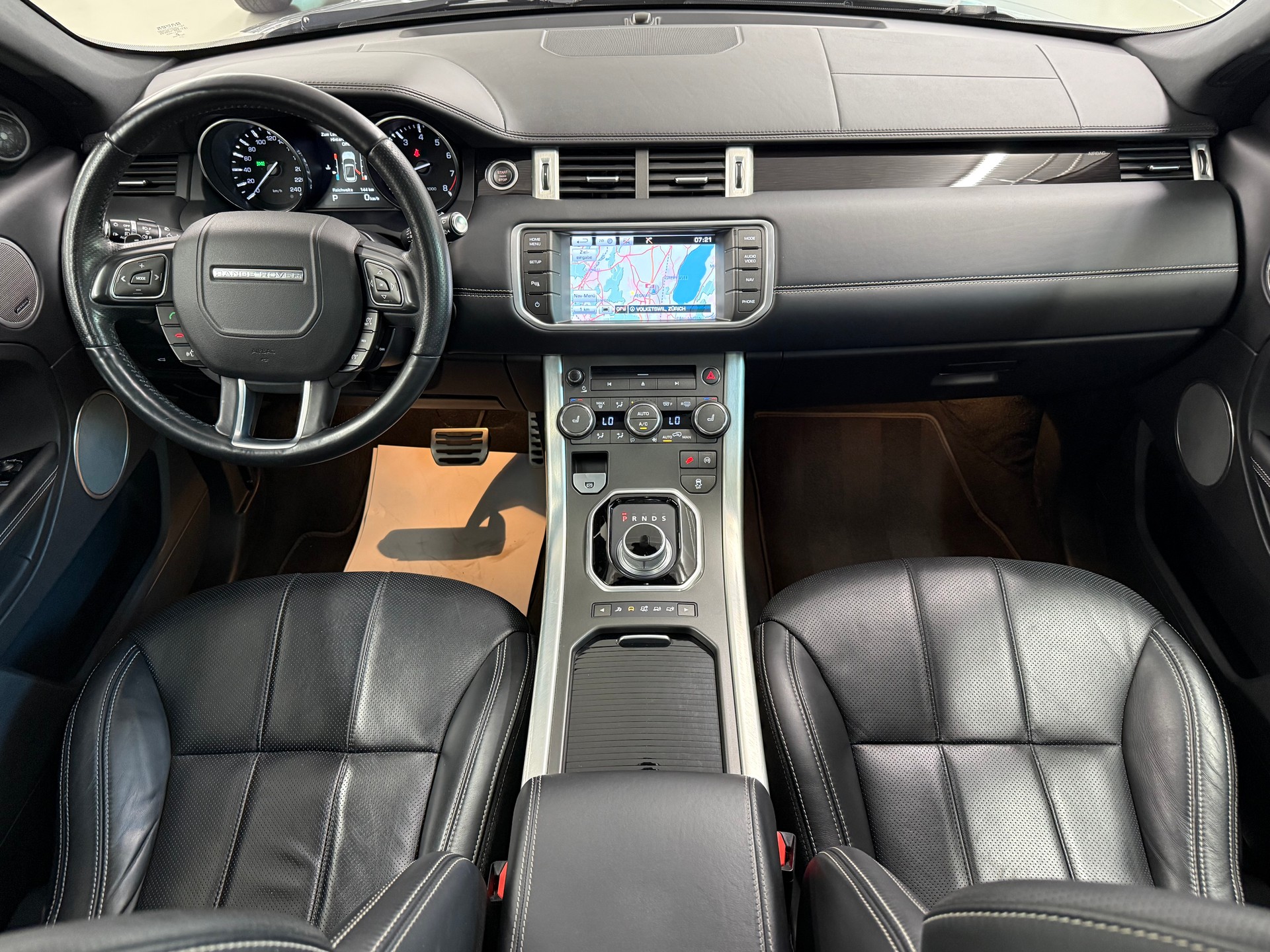 LAND ROVER Range Rover Evoque 2.0 Si4 Dynamic AT9-image-17