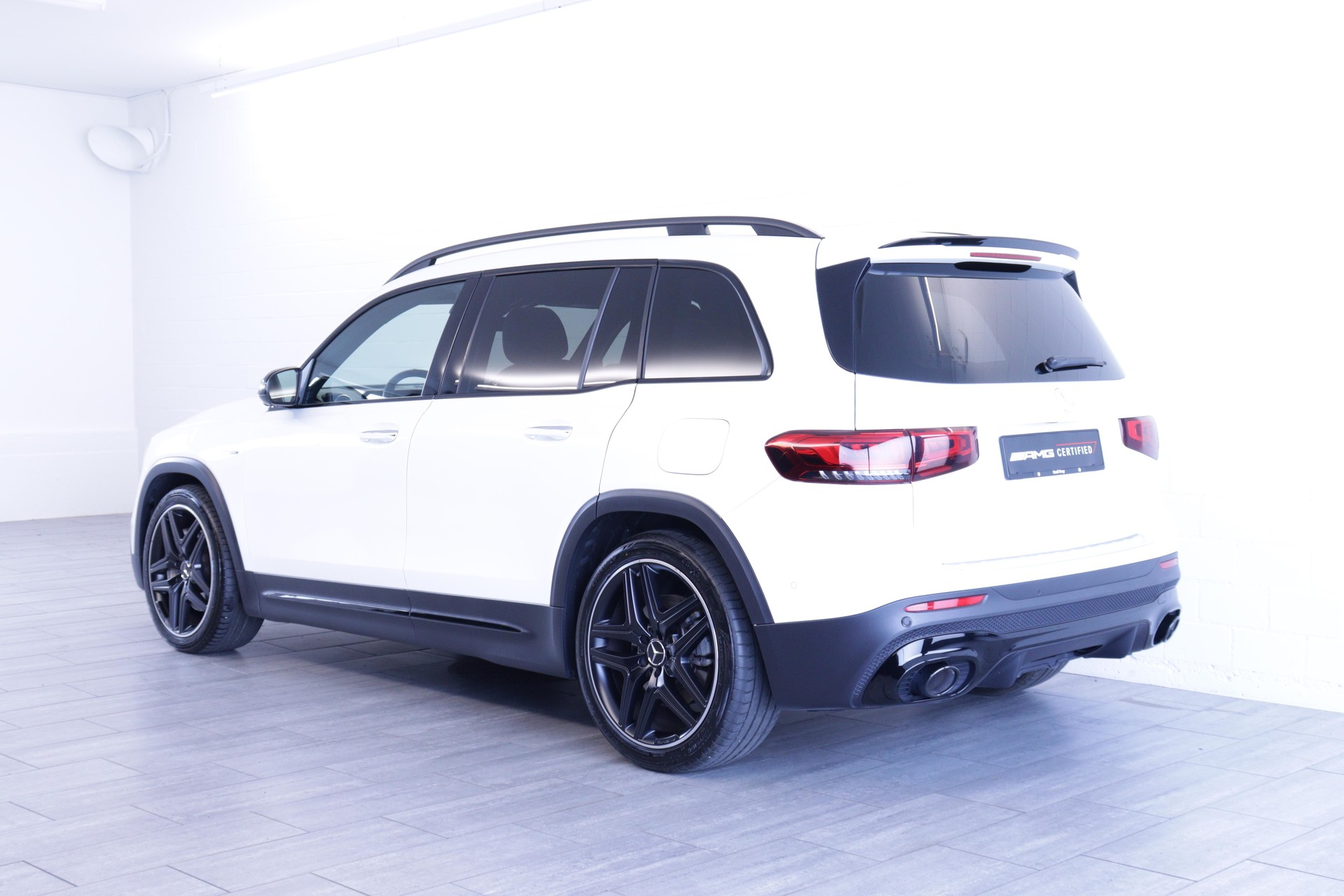 MERCEDES-BENZ GLB 35 AMG 4matic-showroom-element-3