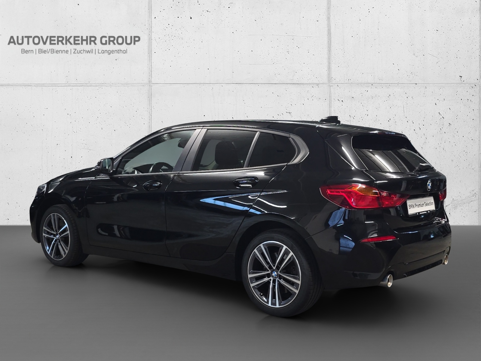 BMW 120i Steptronic-showroom-element-2