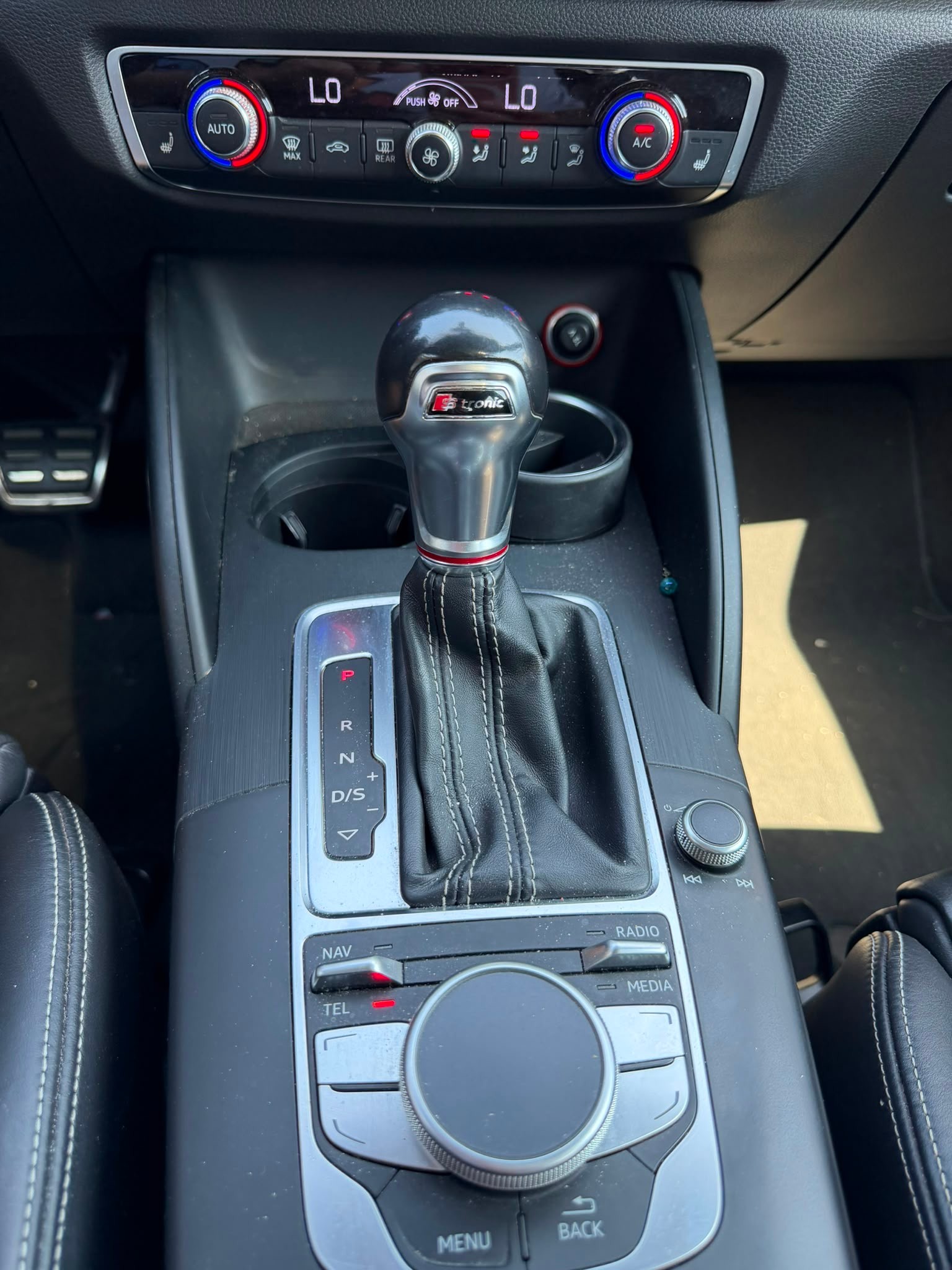 AUDI S3 Sportback 2.0 TFSI quattro S-tronic-image-11