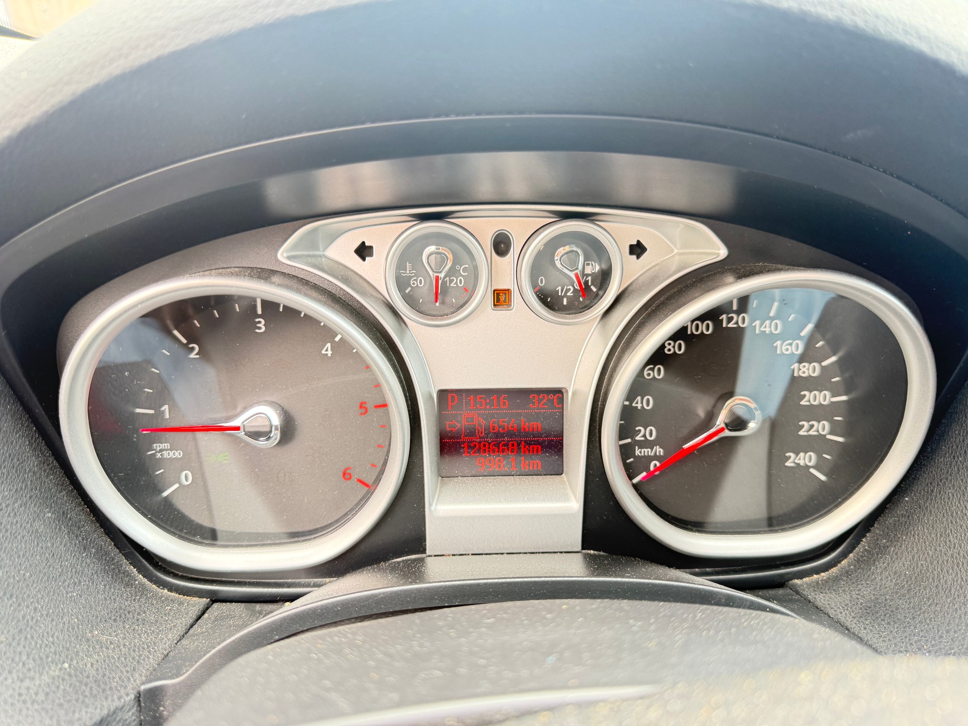 FORD Kuga 2.0 TDCi Titanium 4WD PowerShift-image-10