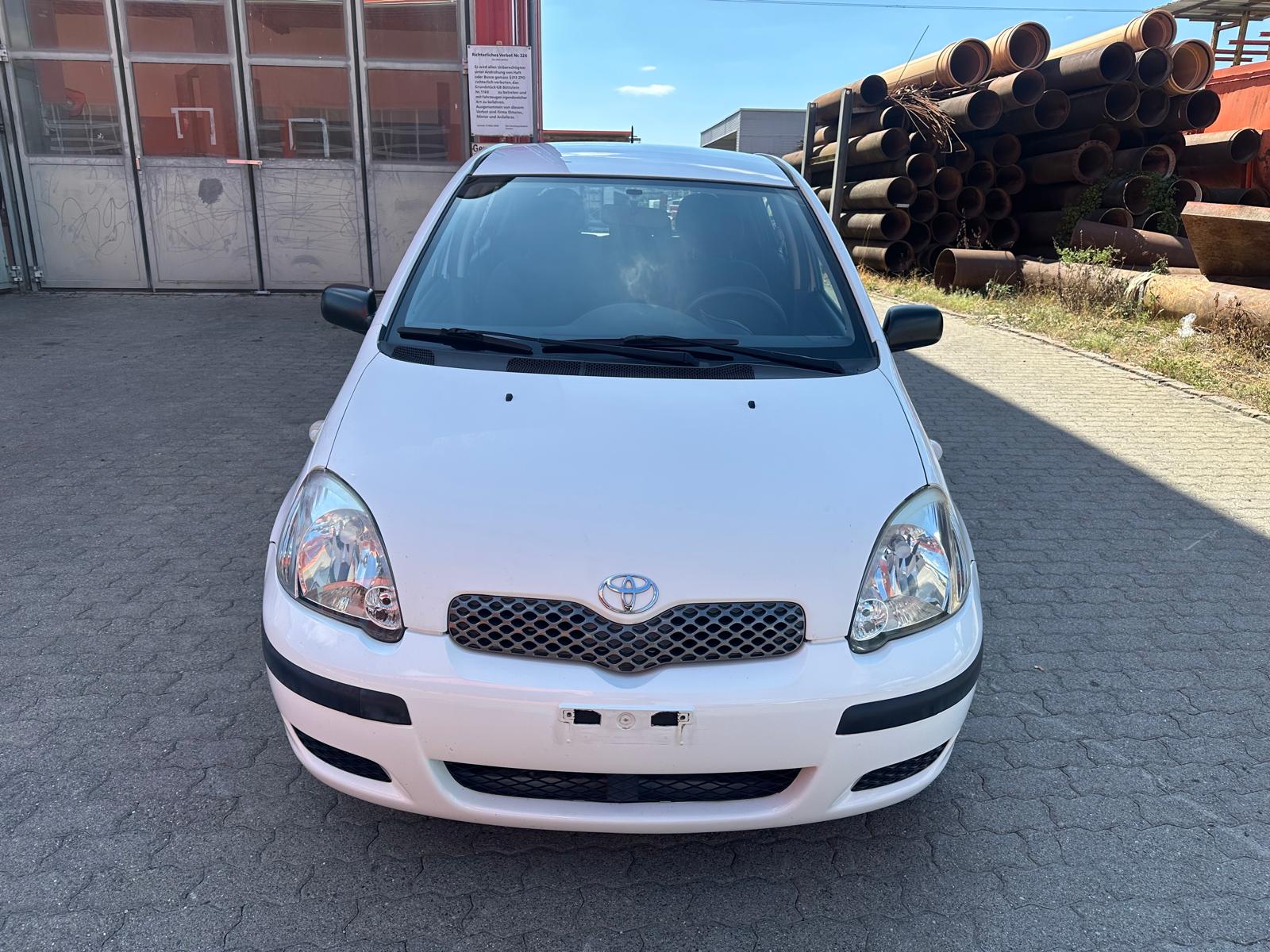 TOYOTA Yaris 1.0 Linea Luna-showroom-element-2