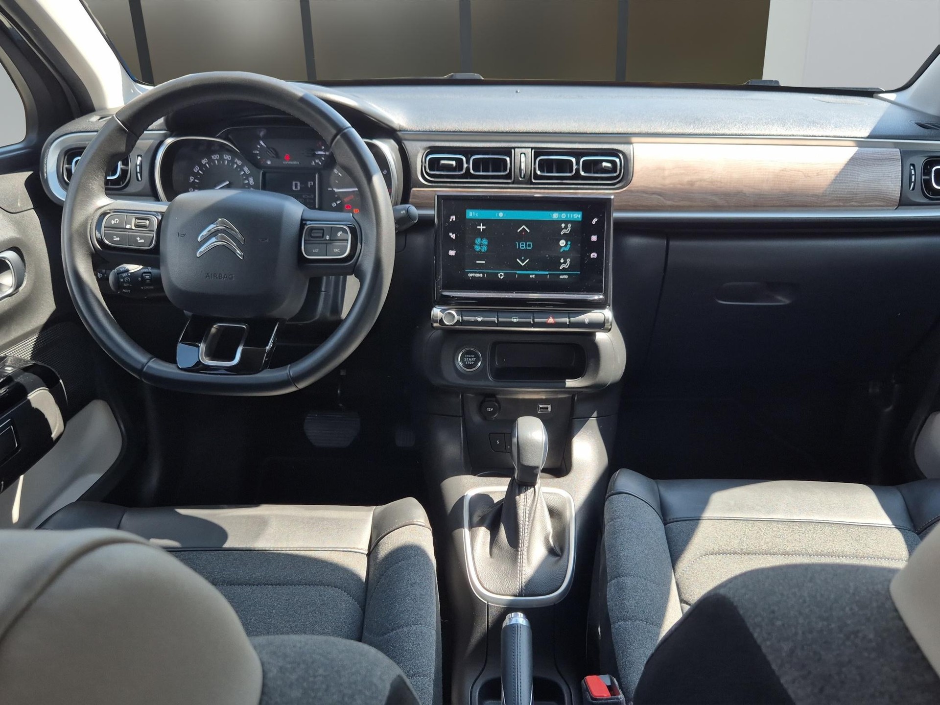 CITROEN C3 1.2 PureTech Shine-image-11