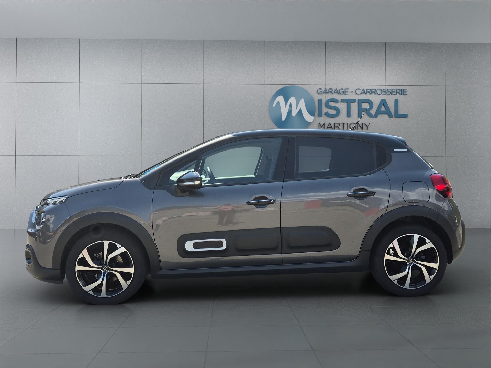 CITROEN C3 1.2 PureTech Shine-showroom-element-1