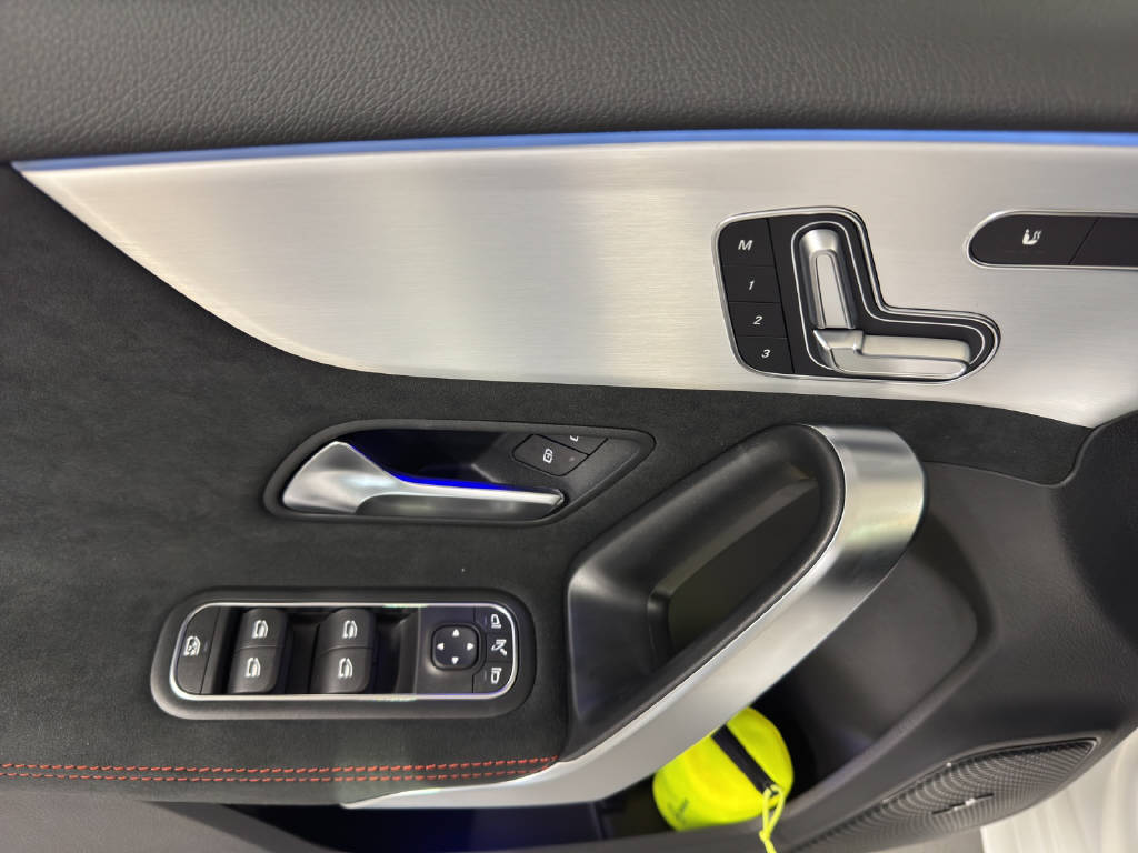 MERCEDES-BENZ A 200 AMG Line Night Star-image-5