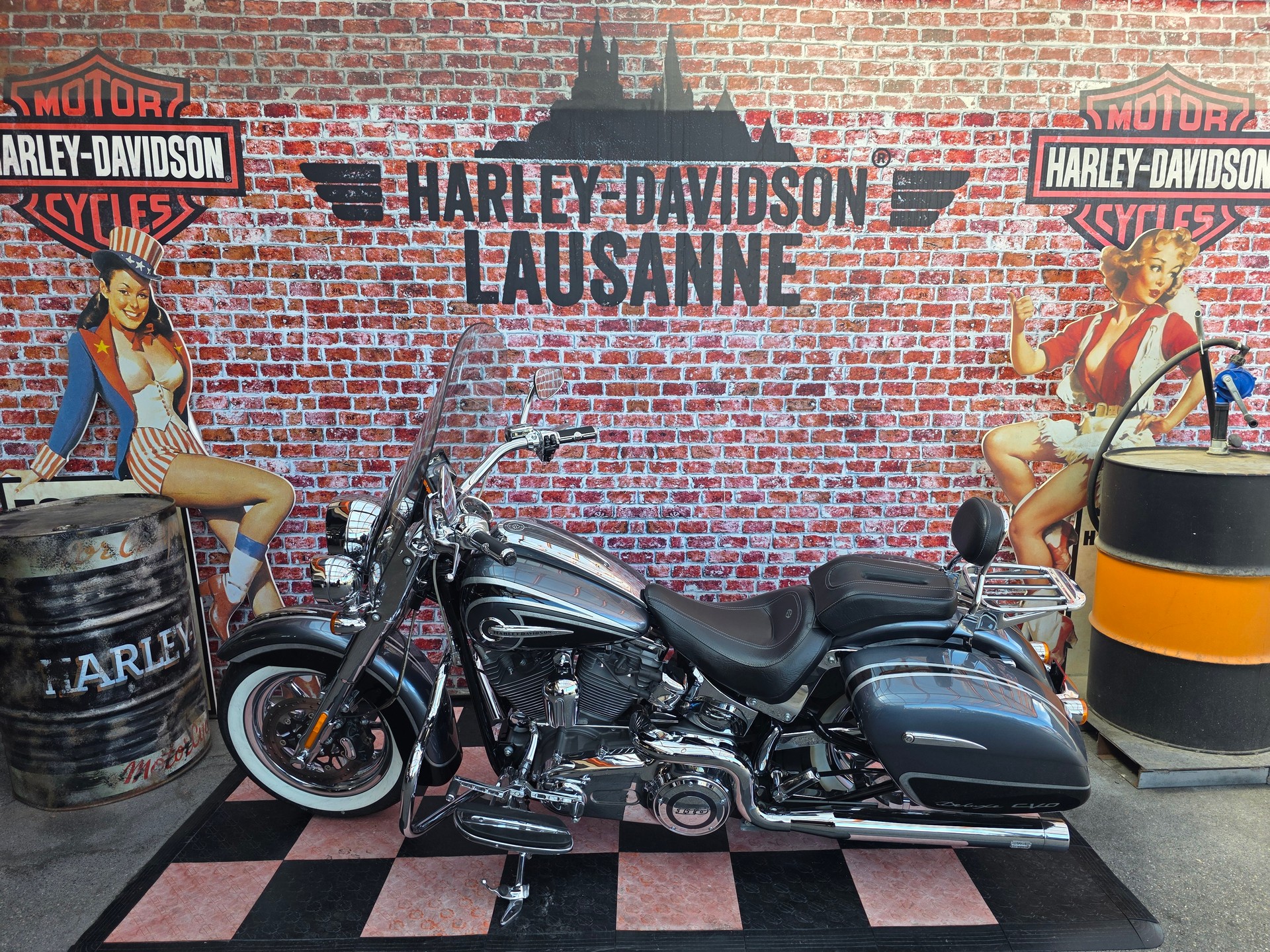 HARLEY-DAVIDSON FLSTNSE Softail Deluxe ABS CVO-image-1