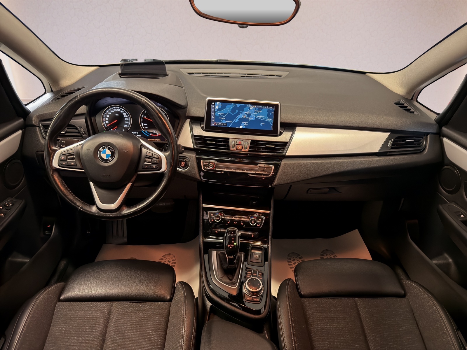 BMW 220d xDrive Gran Tourer Steptronic-showroom-element-3