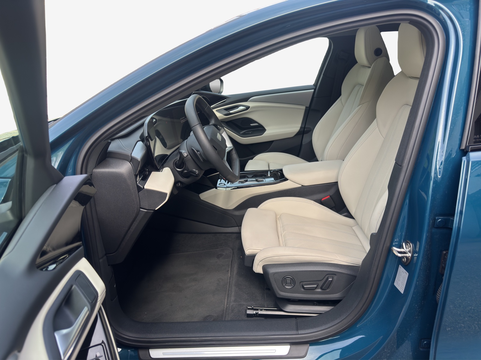 AUDI A6 Sportback e-tron quattro-image-7