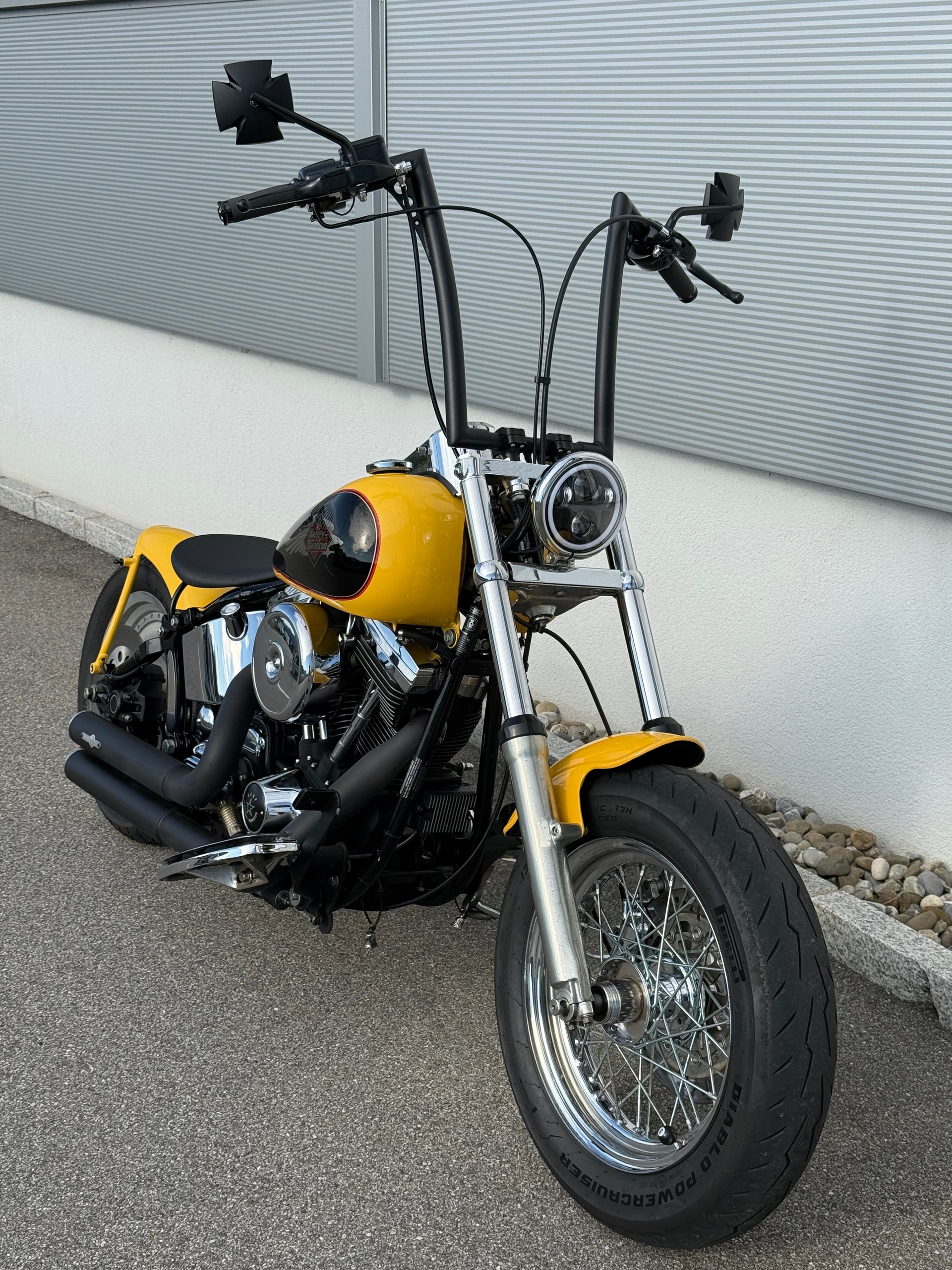 HARLEY-DAVIDSON FXSTC Softail Custom (35kW)-showroom-element-1