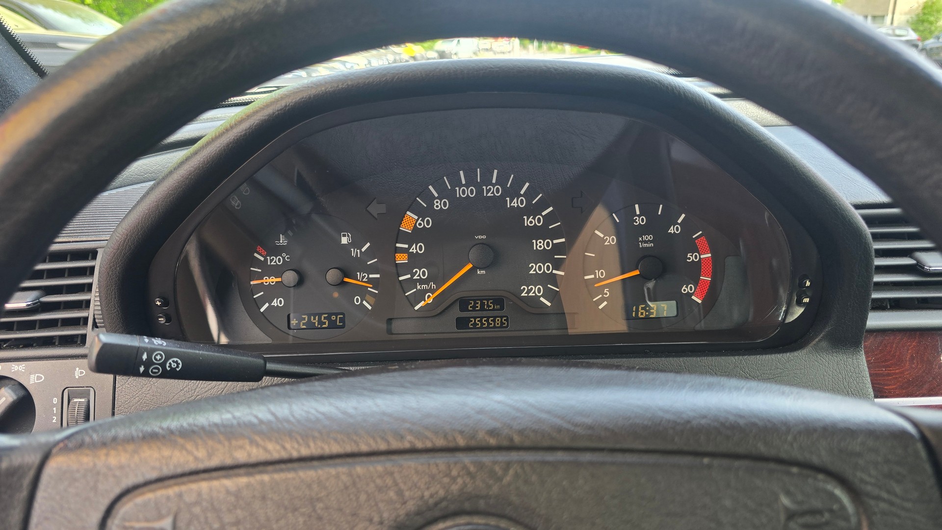 MERCEDES-BENZ C 220 CDI Classic-image-16