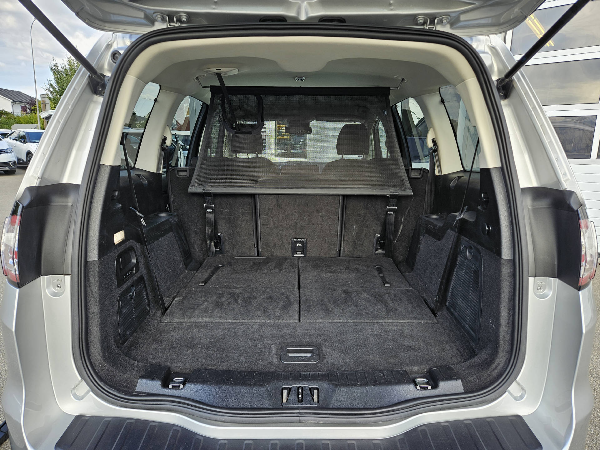 FORD Galaxy 2.0 TDCi 150 Trend * 8- fach bereift * Frisch ab Service * Inkl. Garantie *-image-9