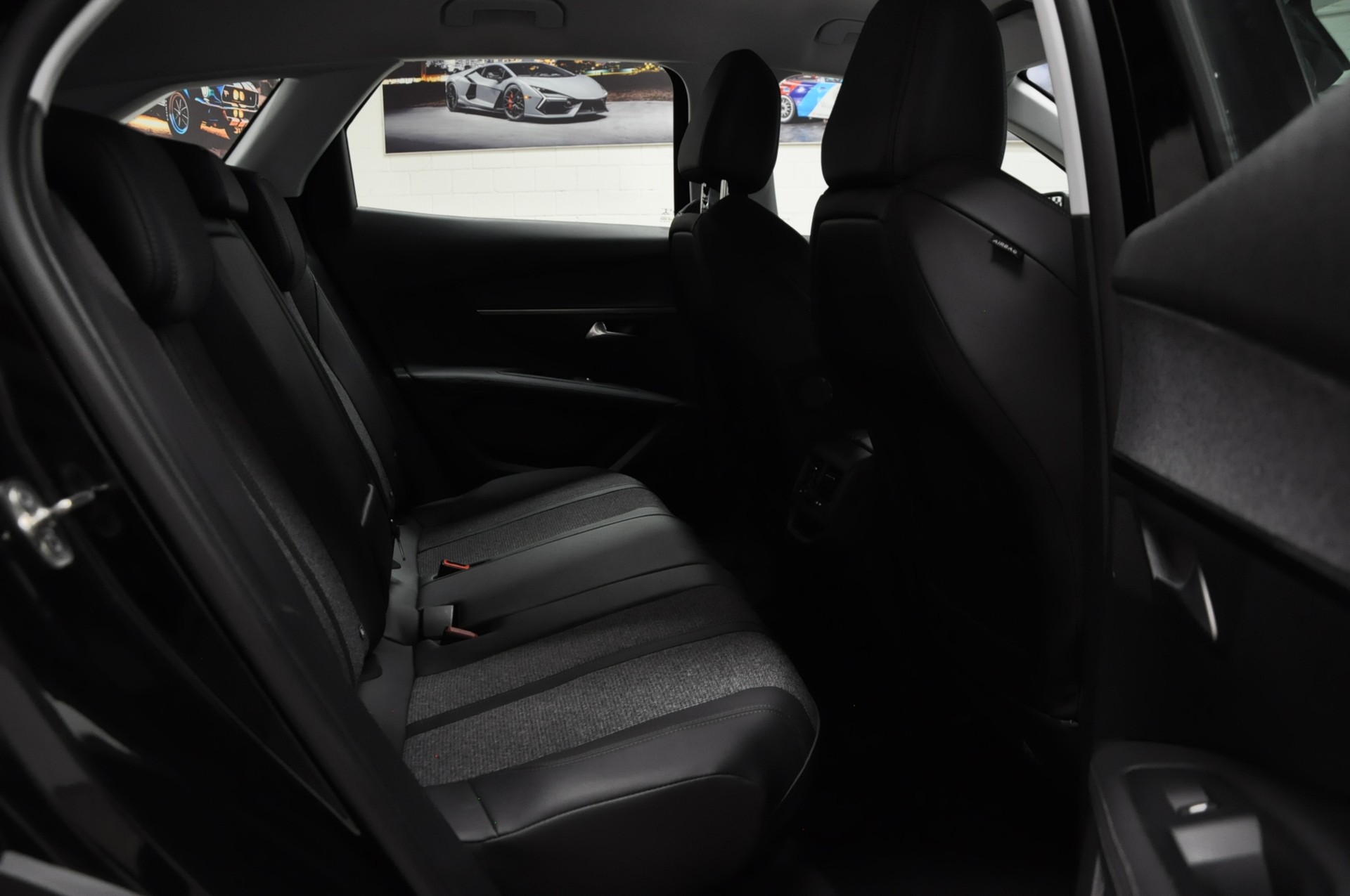 PEUGEOT 3008 1.5 BlueHDi Business Line EAT-image-14
