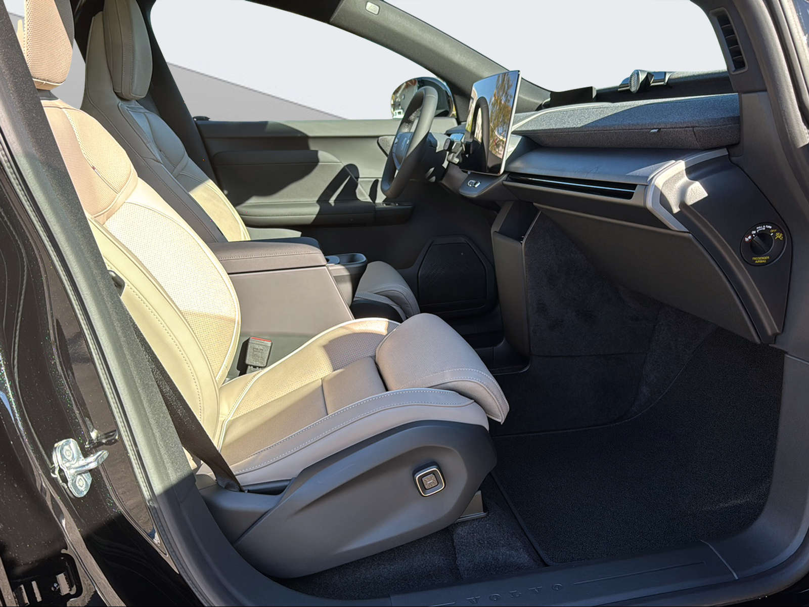 VOLVO EX60 Twin Ultra AWD-image-14