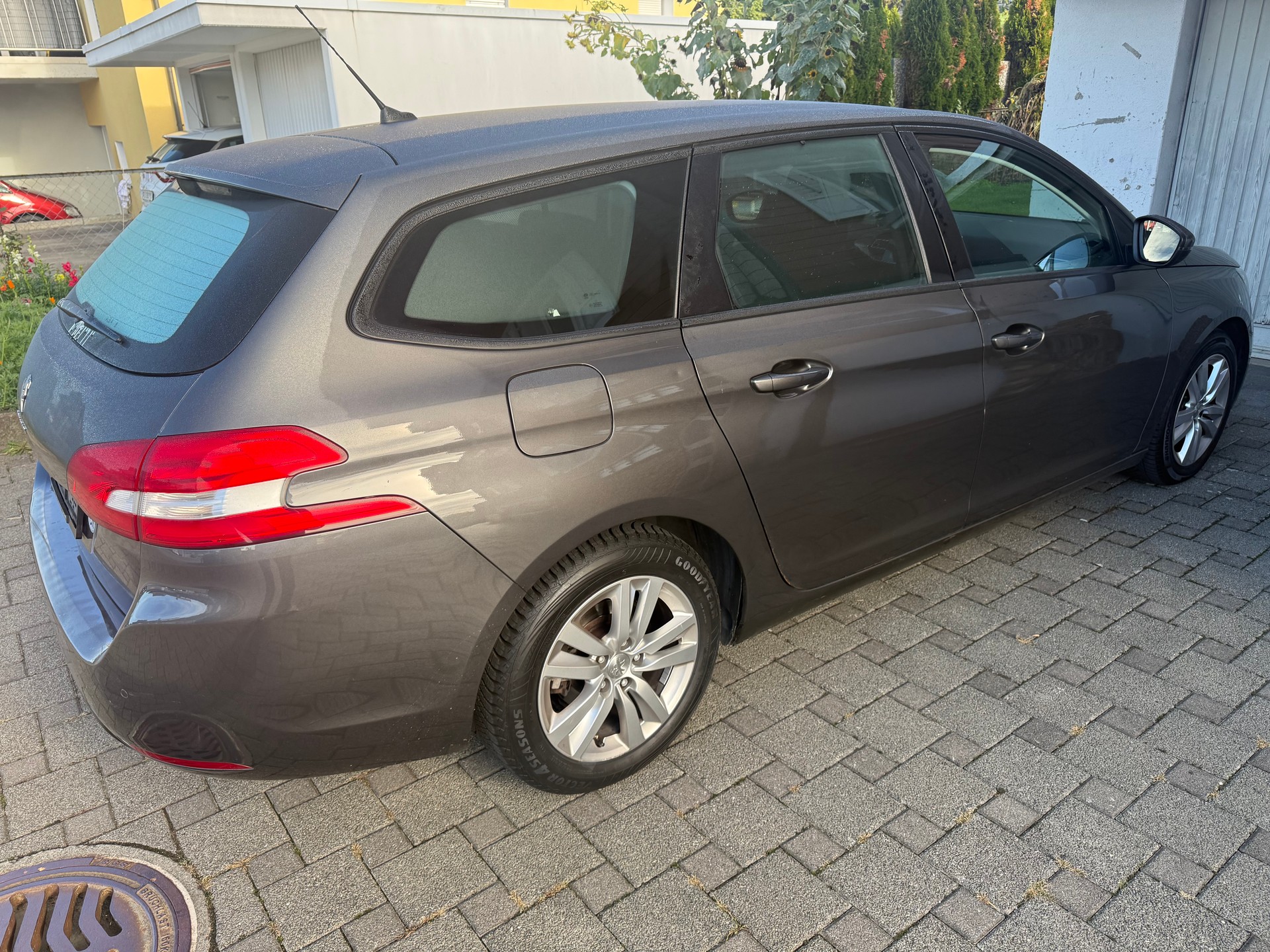 PEUGEOT 308 SW 1.6 BlueHDI Allure-showroom-element-3