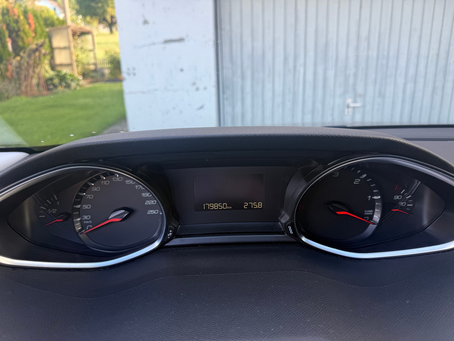 PEUGEOT 308 SW 1.6 BlueHDI Allure-image-13