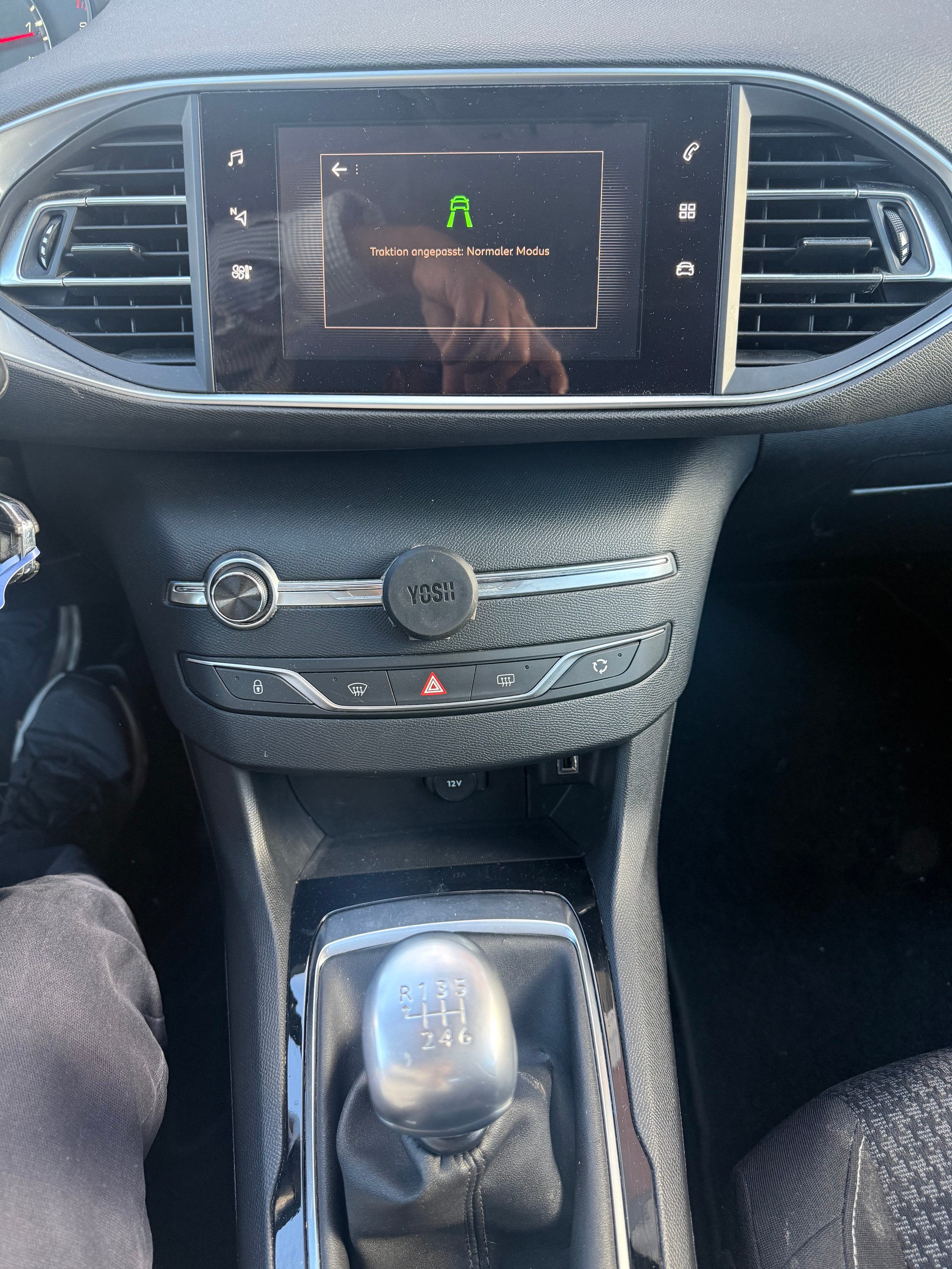 PEUGEOT 308 SW 1.6 BlueHDI Allure-image-14
