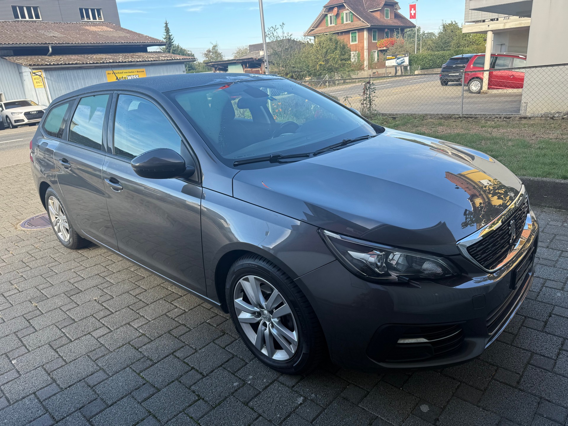 PEUGEOT 308 SW 1.6 BlueHDI Allure-showroom-element-2