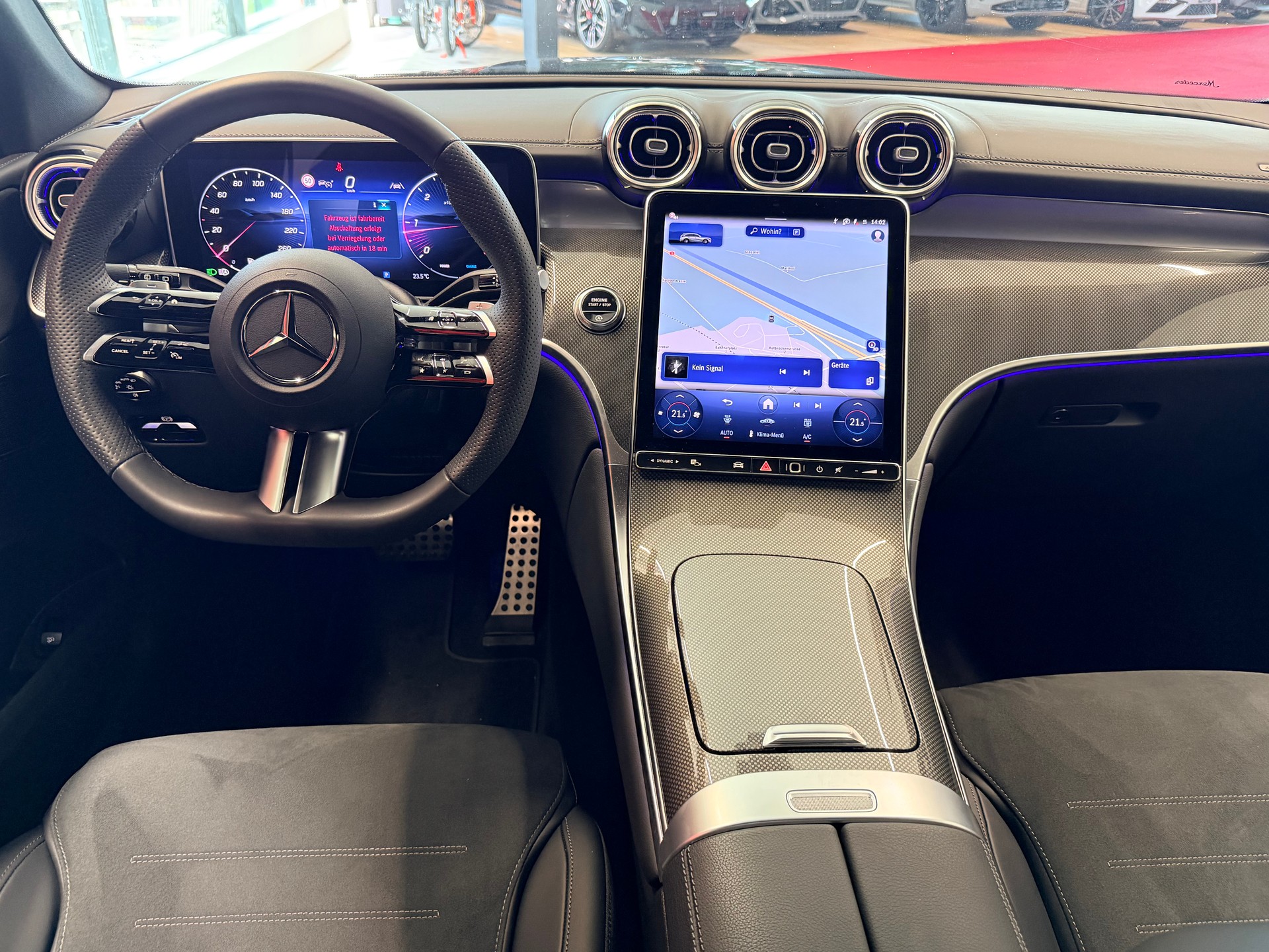 MERCEDES-BENZ GLC 300 d AMG 4Matic 9G-Tronic-image-18
