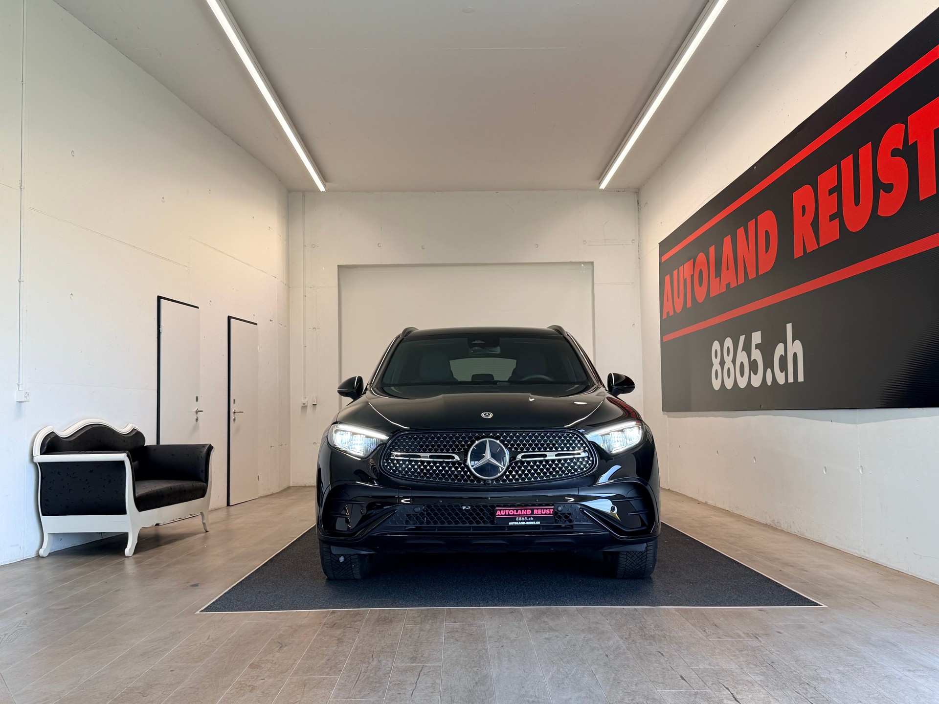 MERCEDES-BENZ GLC 300 d AMG 4Matic 9G-Tronic-showroom-element-1