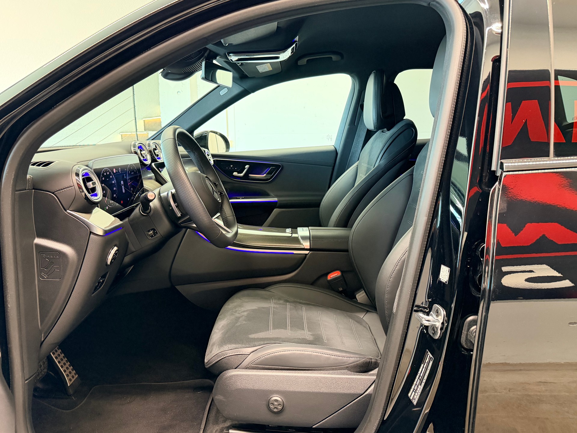 MERCEDES-BENZ GLC 300 d AMG 4Matic 9G-Tronic-image-14