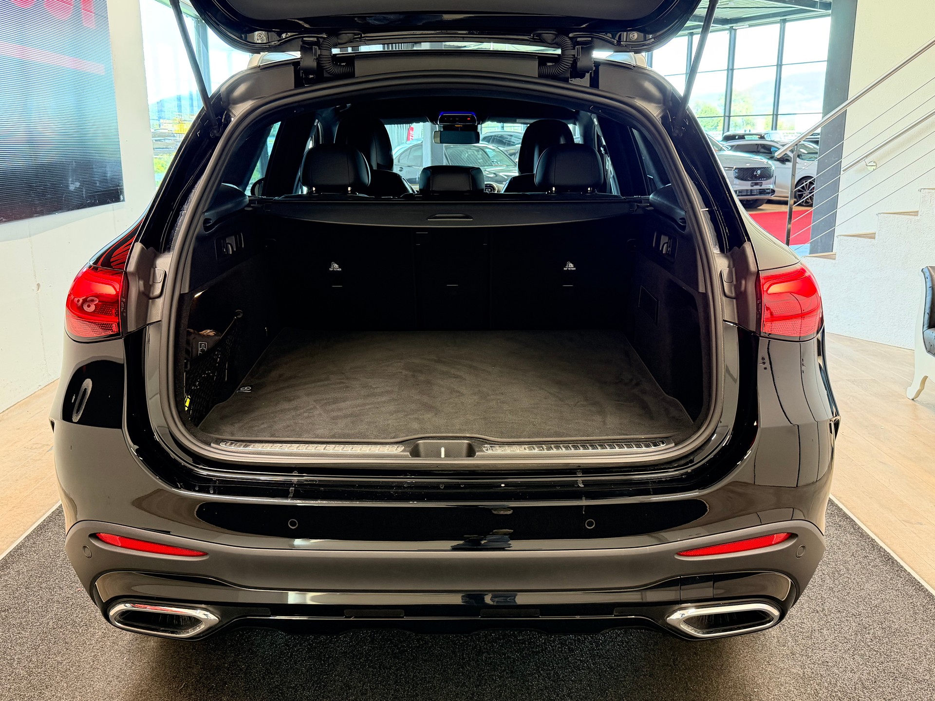 MERCEDES-BENZ GLC 300 d AMG 4Matic 9G-Tronic-image-9