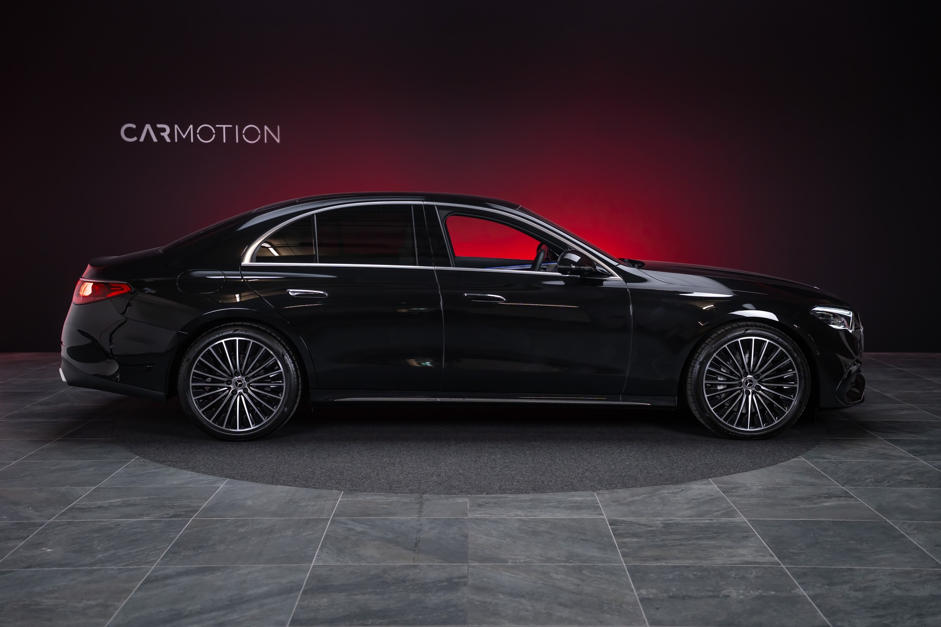 MERCEDES-BENZ E 220 d AMG Line / Hyperscreen / 360°Kamera / Burmester-showroom-element-3