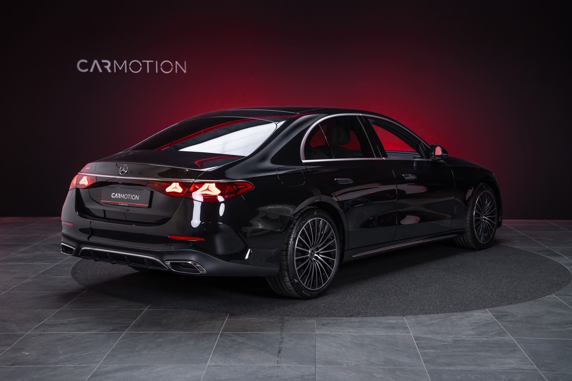 MERCEDES-BENZ E 220 d AMG Line / Hyperscreen / 360°Kamera / Burmester-image-4