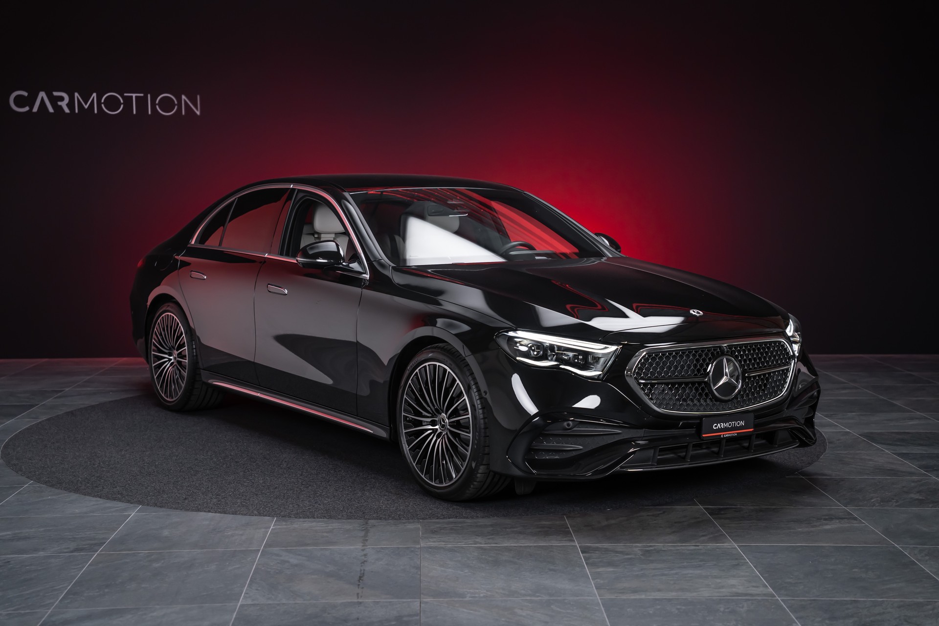 MERCEDES-BENZ E 220 d AMG Line / Hyperscreen / 360°Kamera / Burmester-showroom-element-2