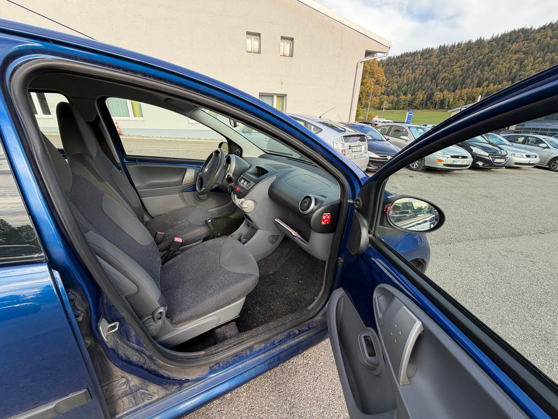 PEUGEOT 107 1.0 Trendy-image-6