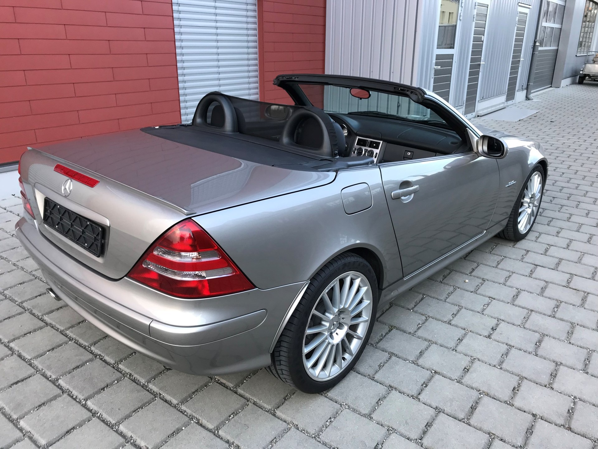 MERCEDES-BENZ SLK 320-image-16